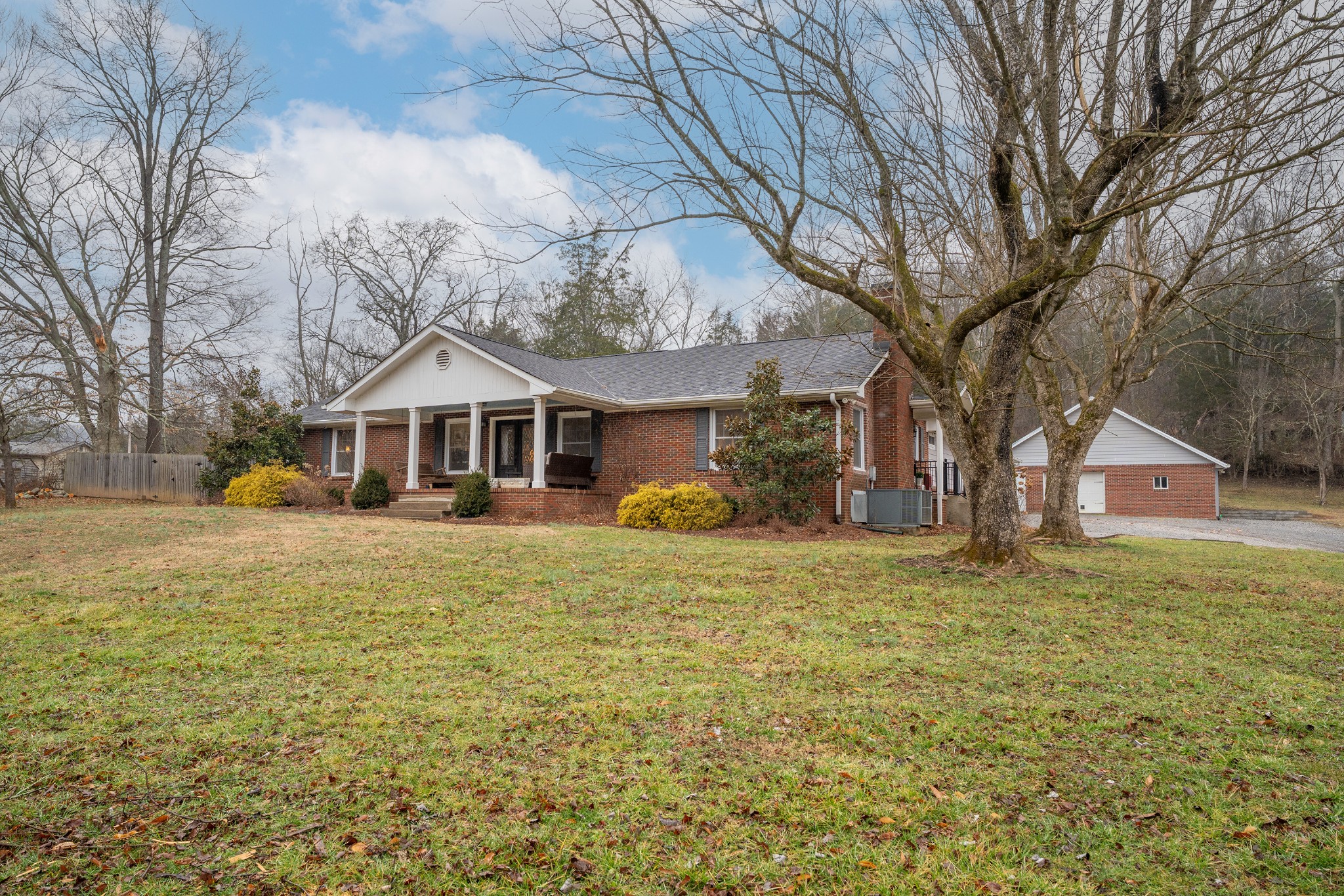 811 Hogans Branch Rd
