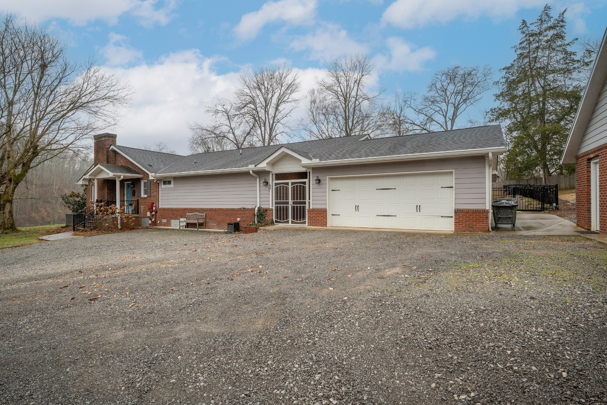 811 Hogans Branch Rd