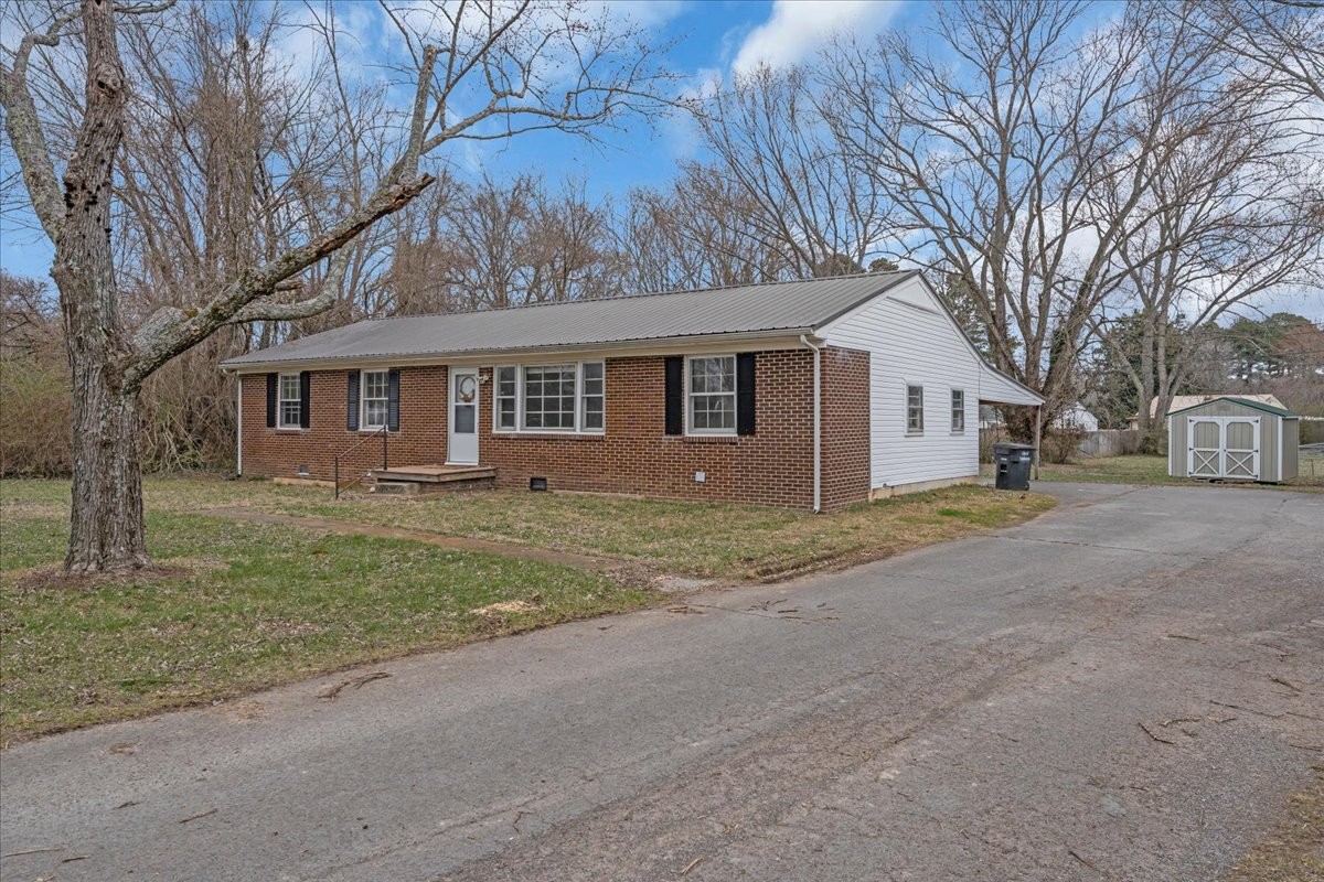 756 Ridgelawn Pl