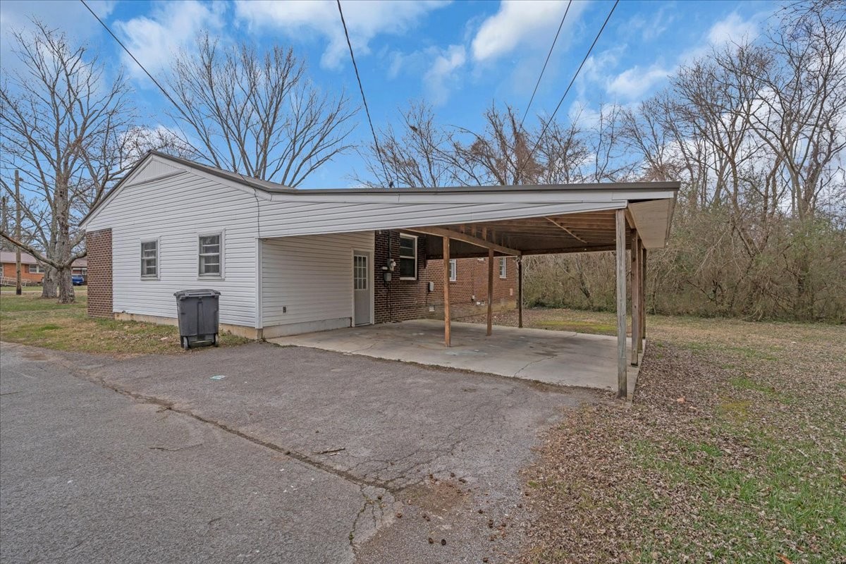756 Ridgelawn Pl
