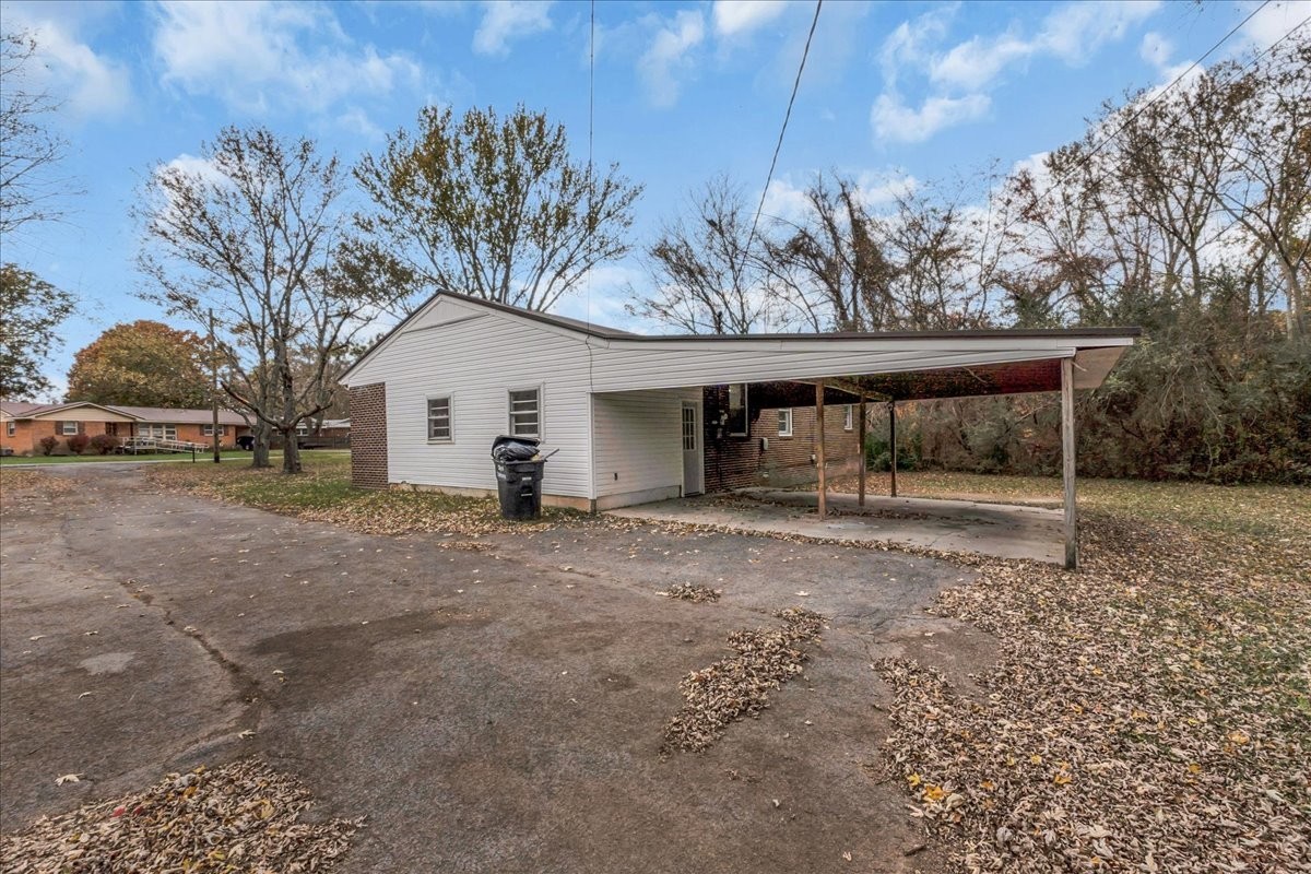 756 Ridgelawn Pl