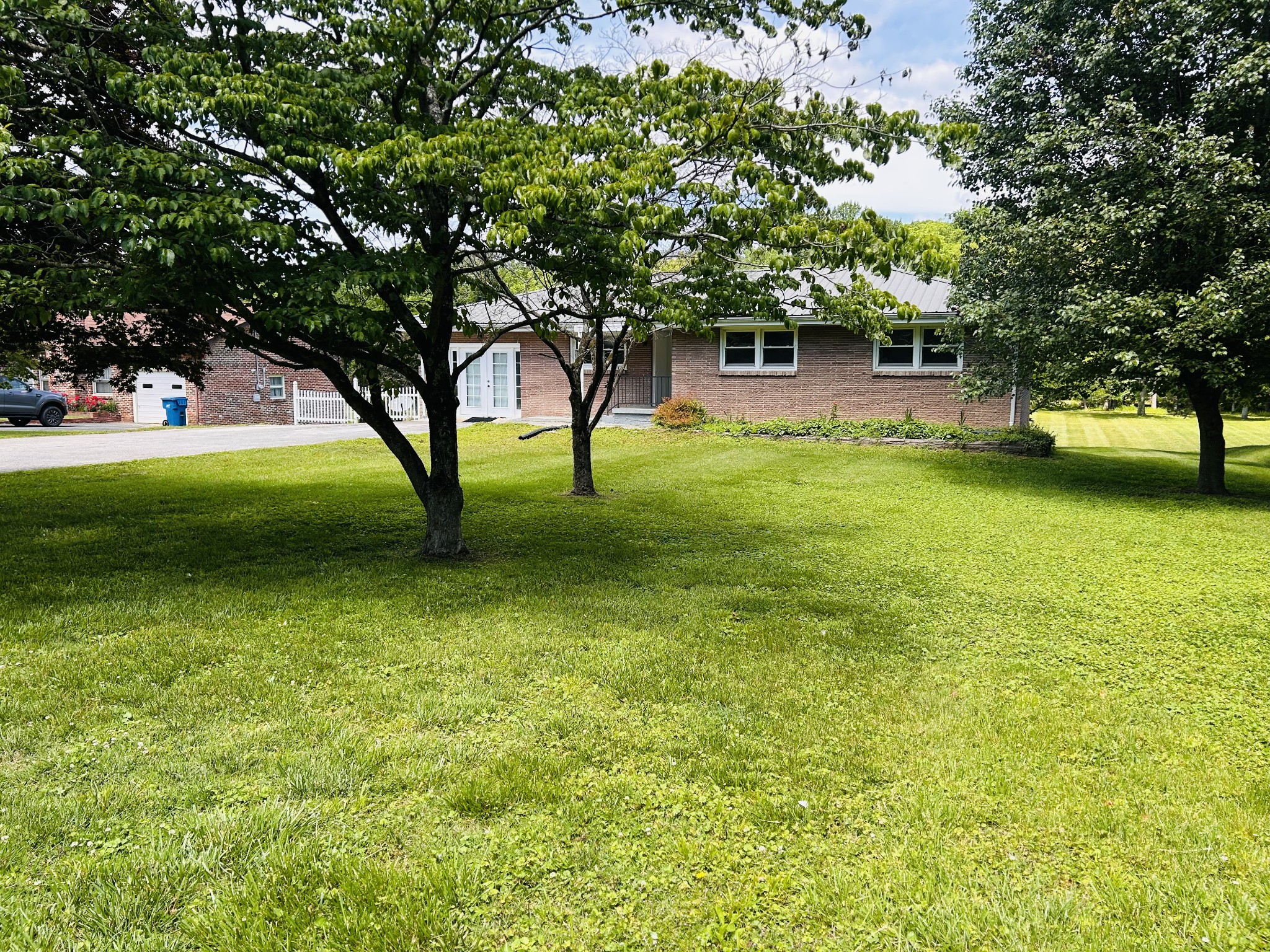 1301 Sycamore Dr