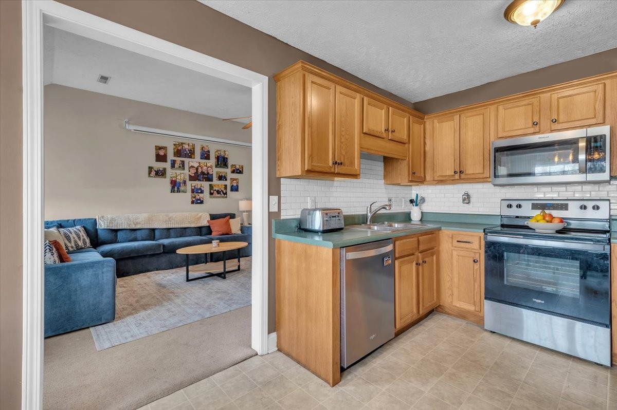331 Autumn Glen Dr