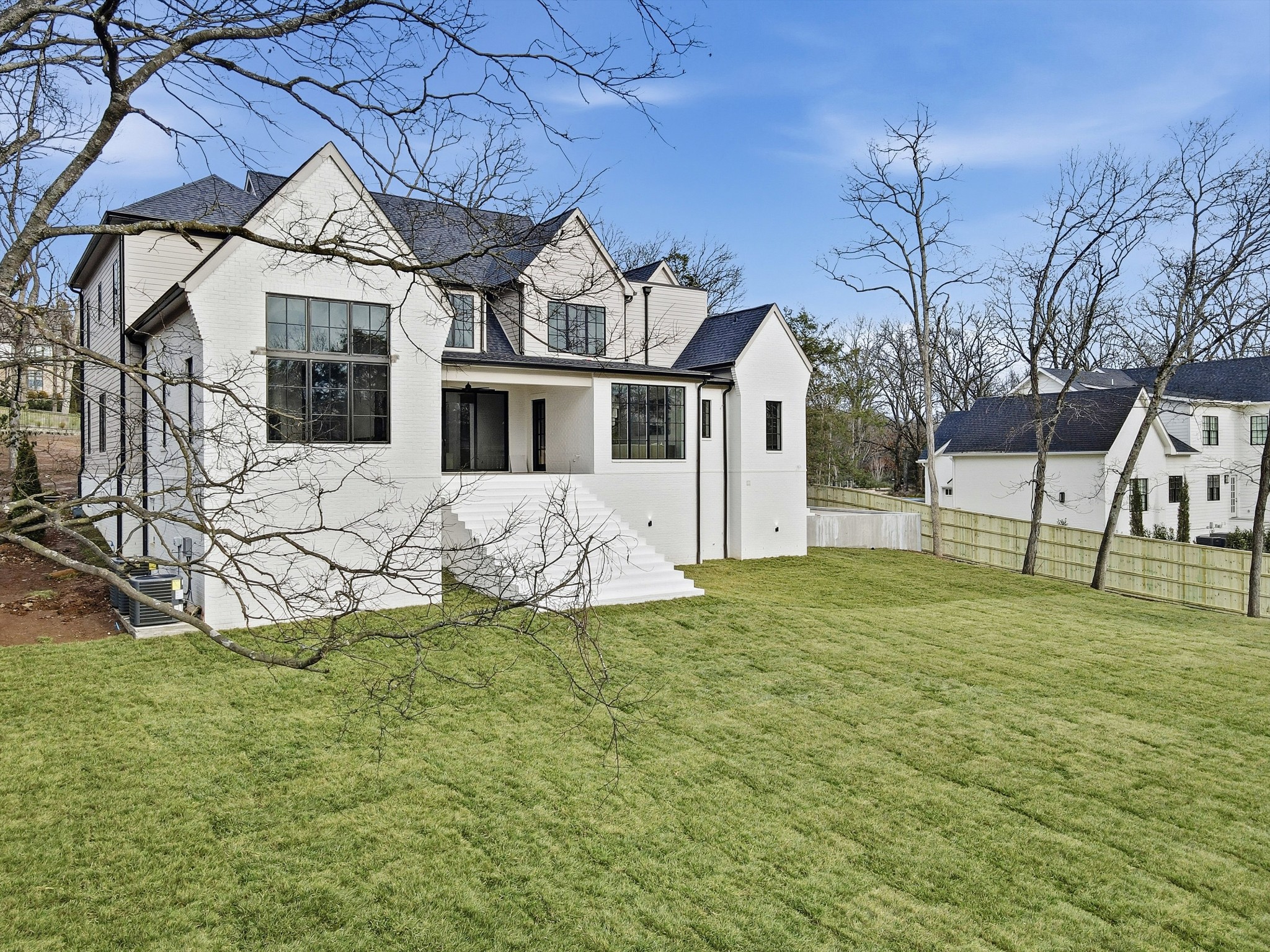 735 Richfield Dr
