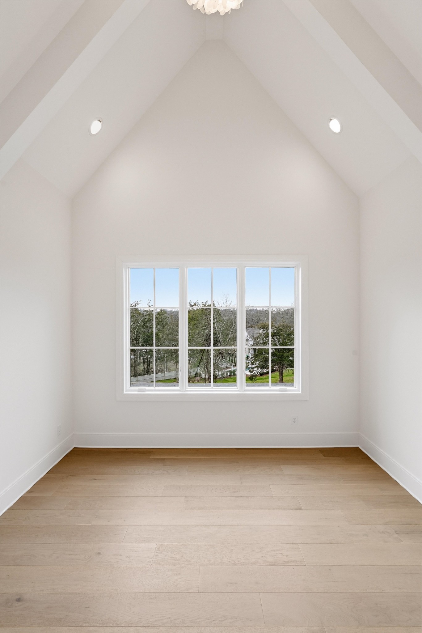 735 Richfield Dr