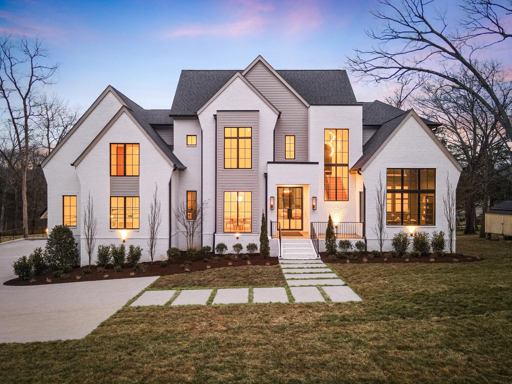735 Richfield Dr