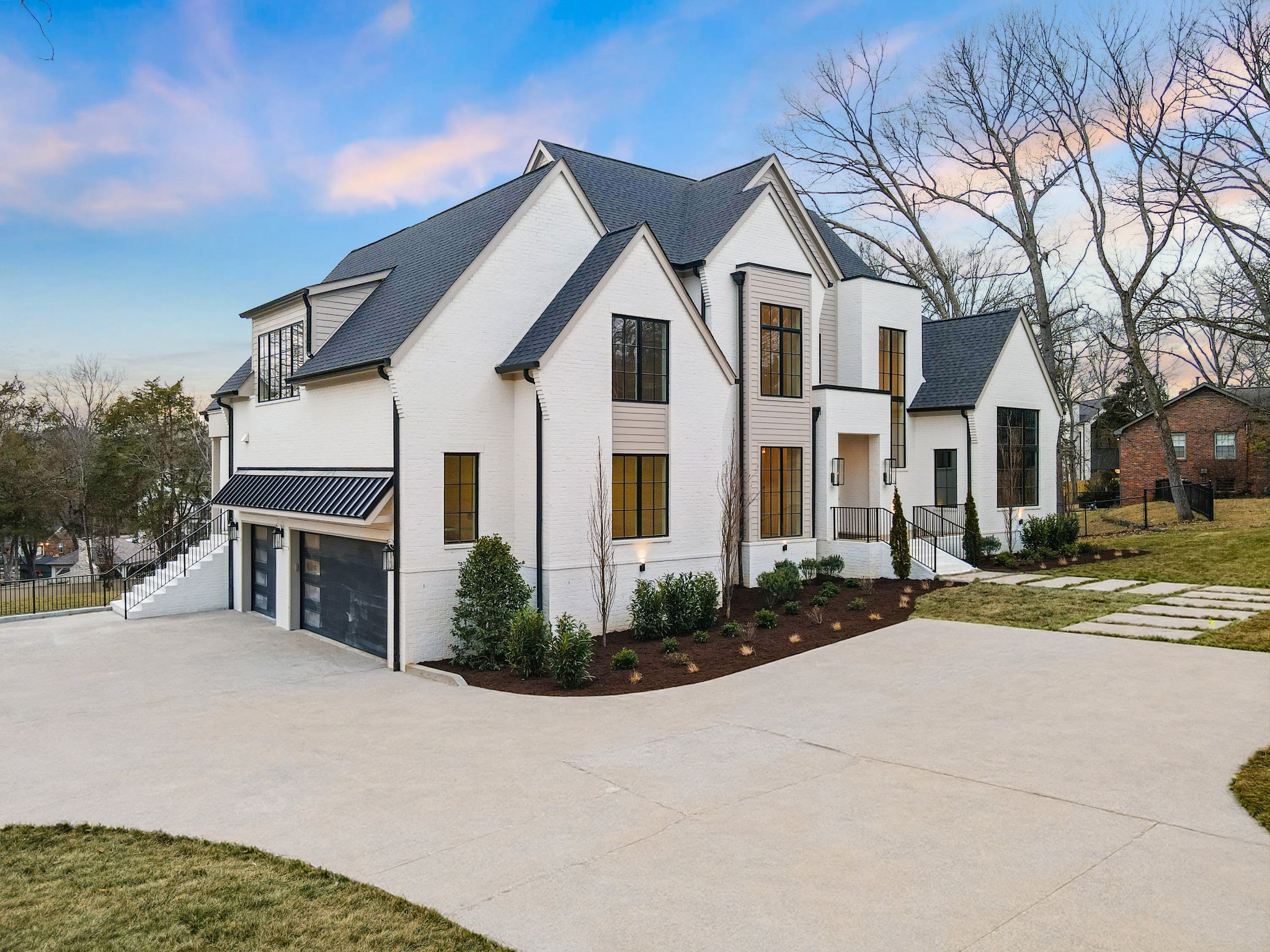735 Richfield Dr