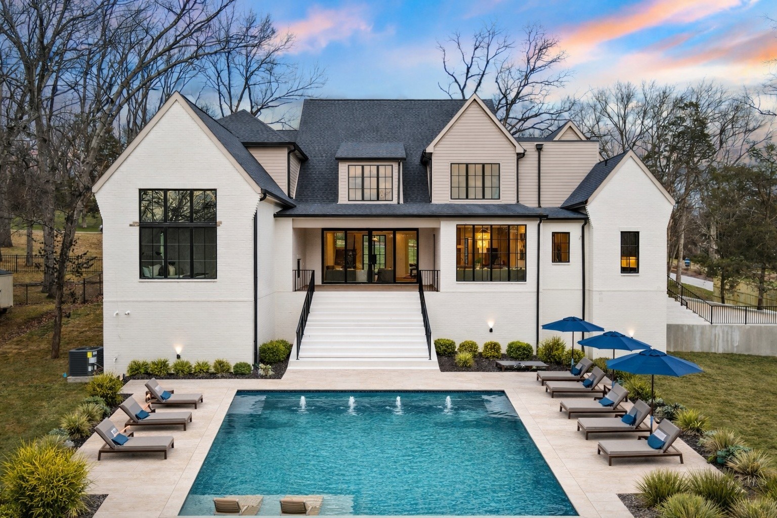 735 Richfield Dr