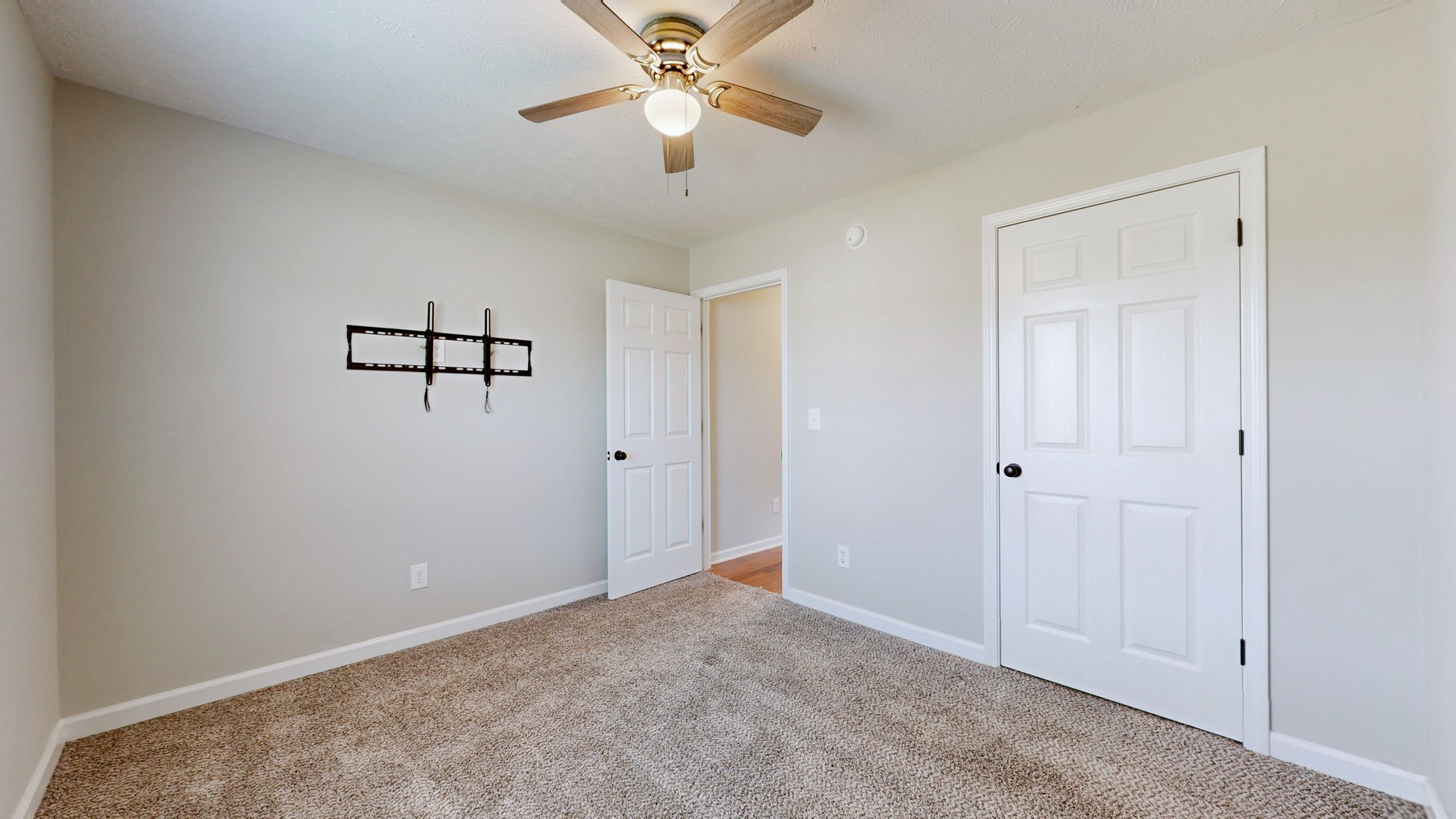 2716 Ridgewood Dr