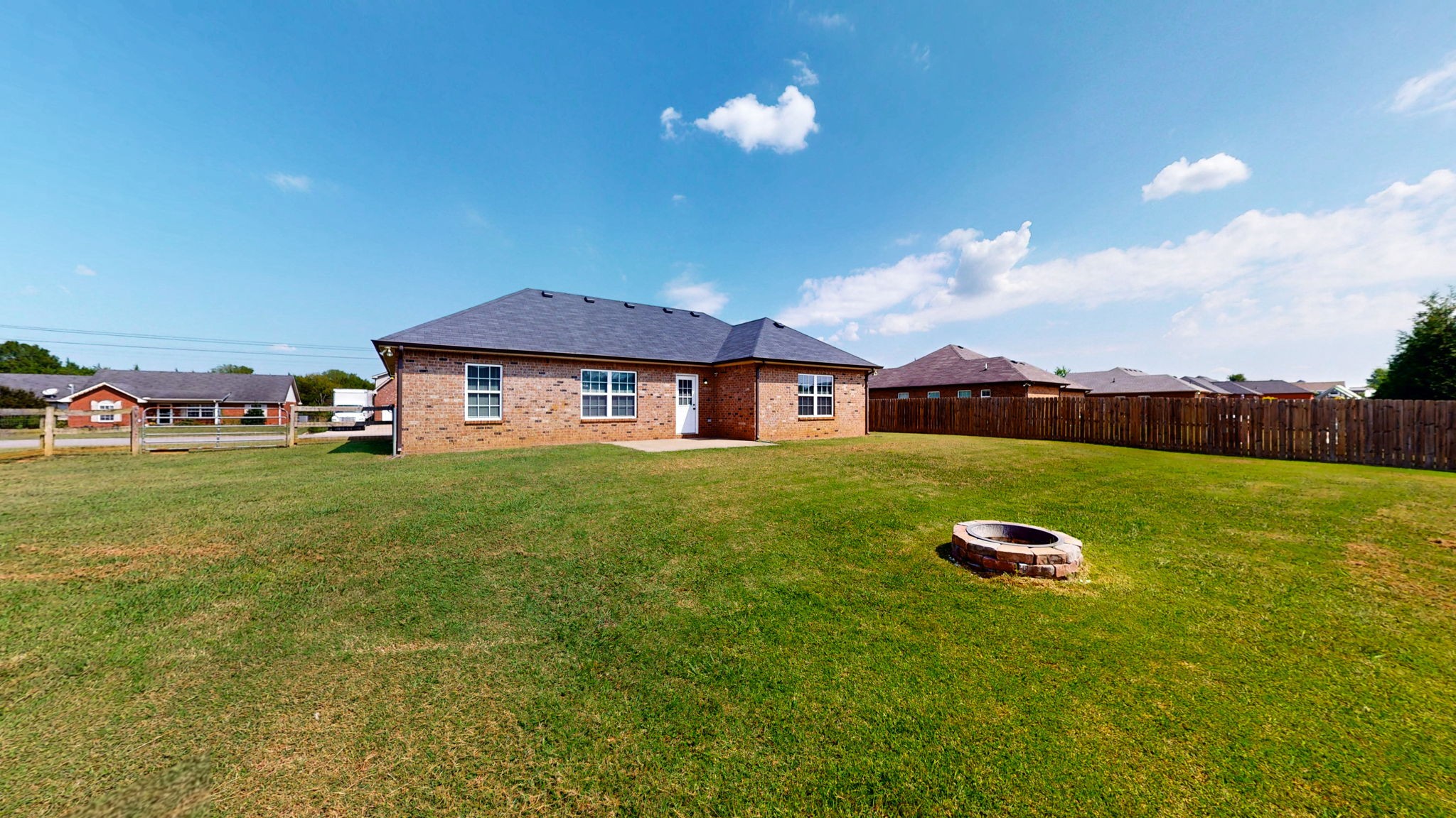 2716 Ridgewood Dr