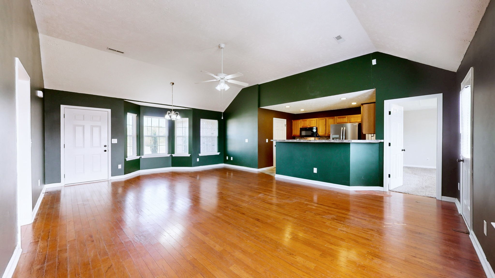 2716 Ridgewood Dr