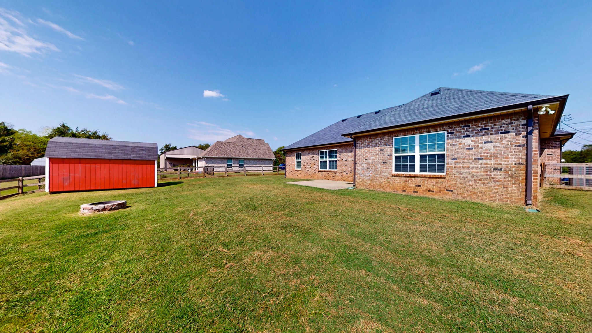 2716 Ridgewood Dr
