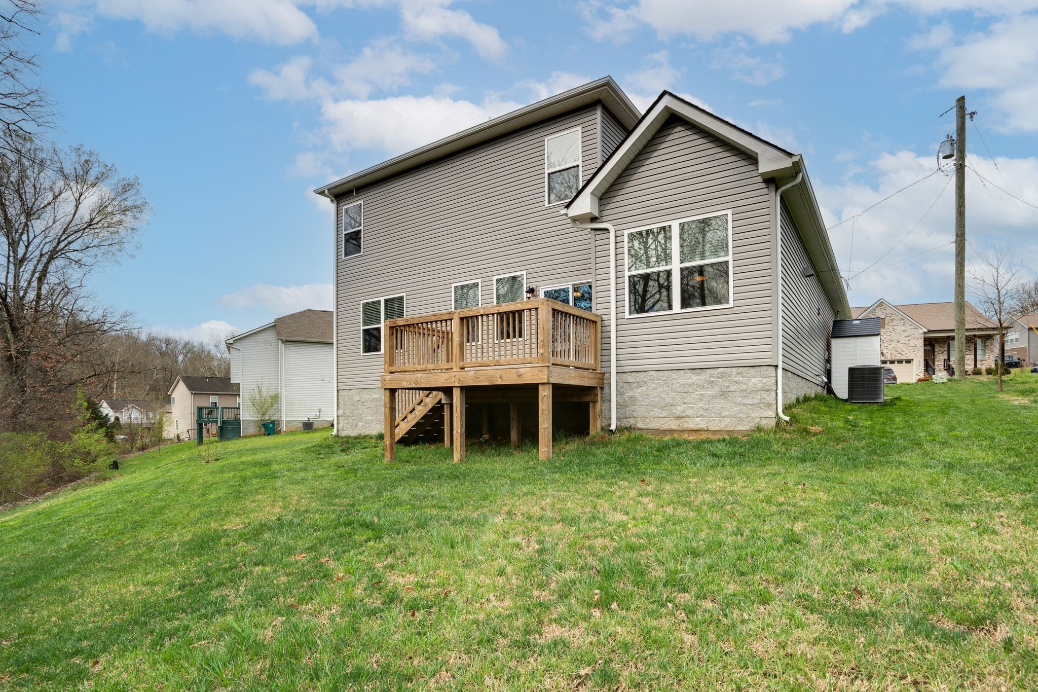 812 Bridge Creek Ln