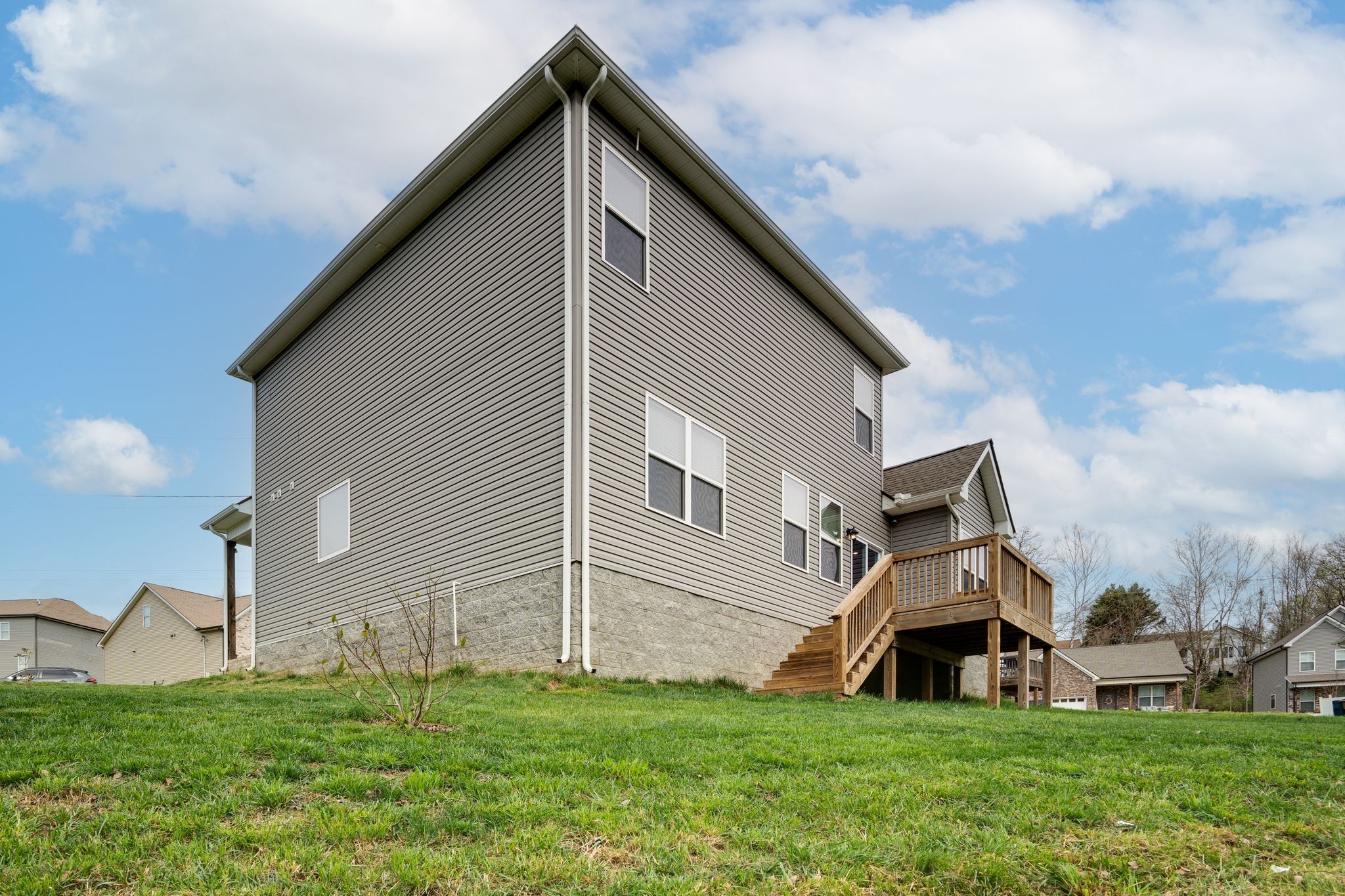 812 Bridge Creek Ln