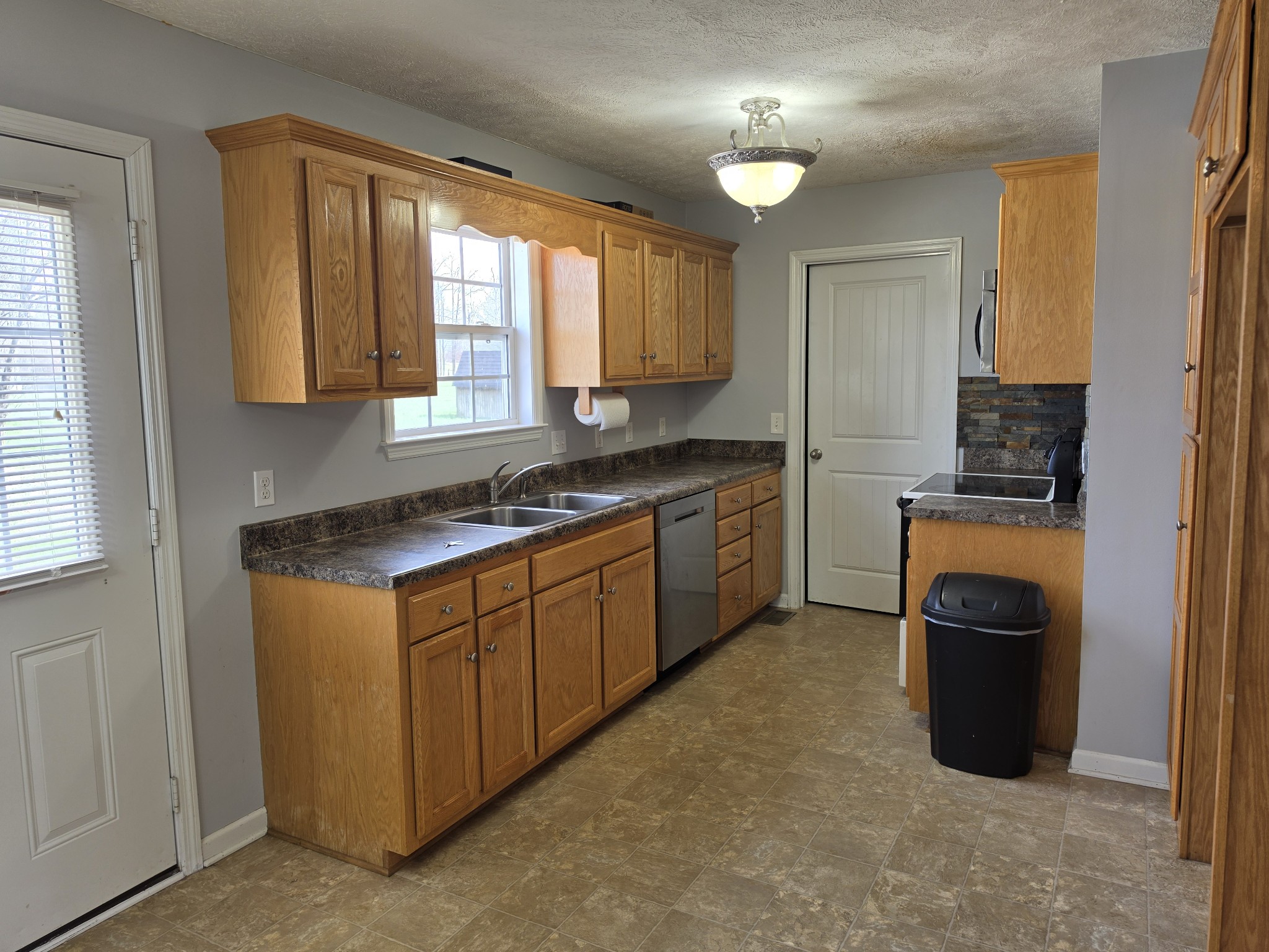 3050 Gnat Hill Rd