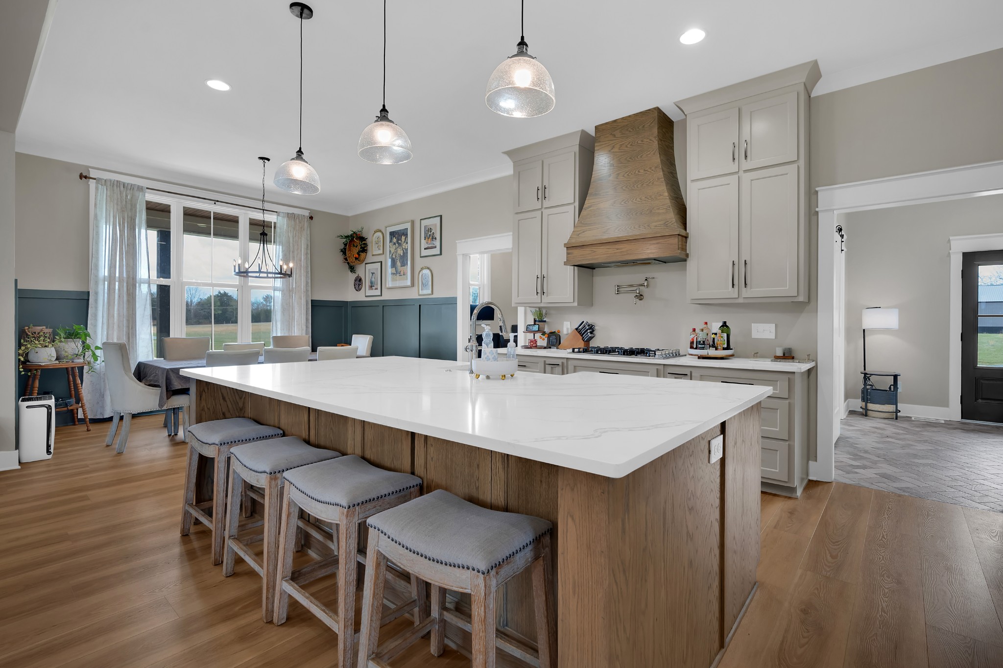 8346 Midland Rd