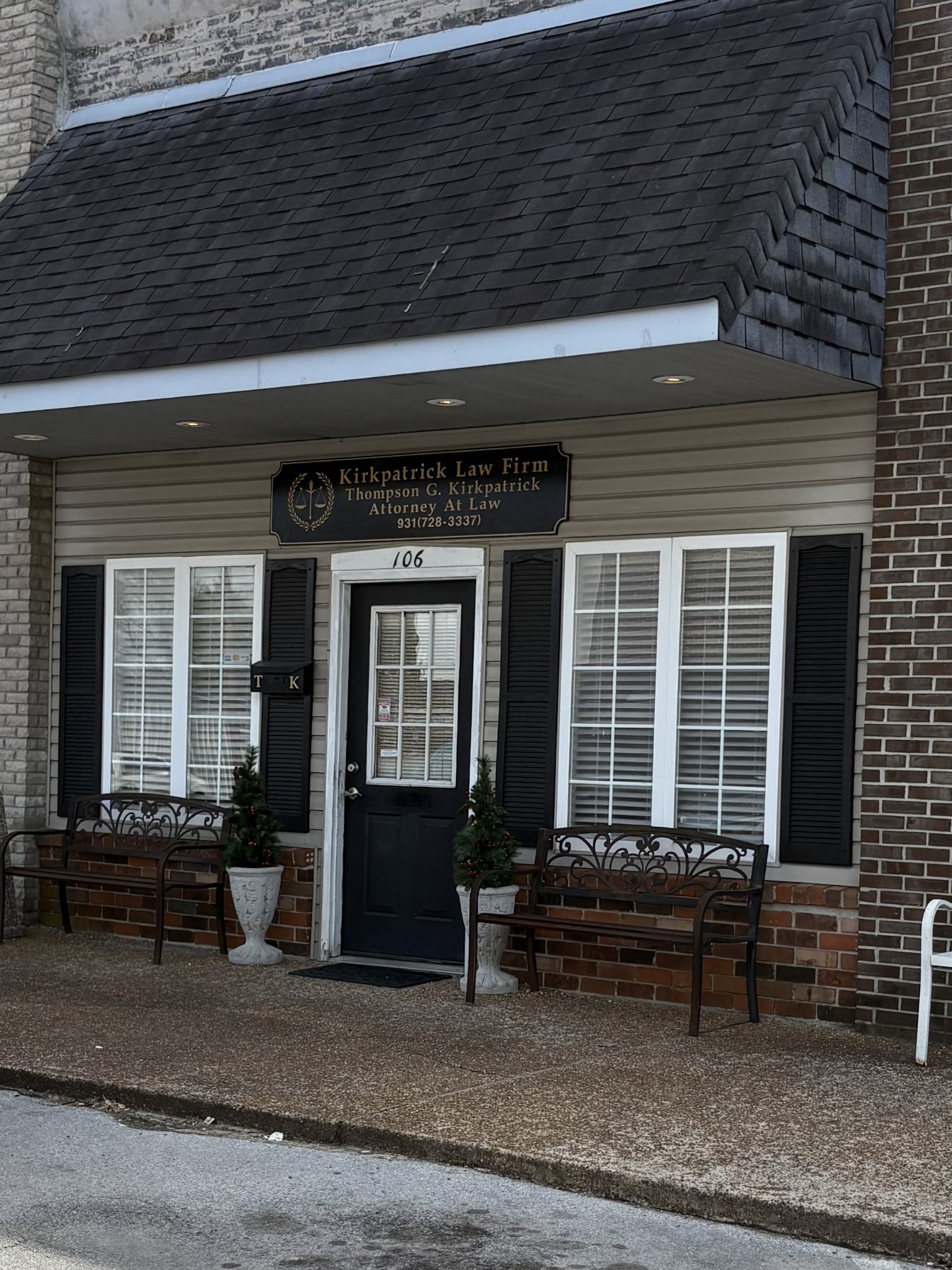 106 E Main St