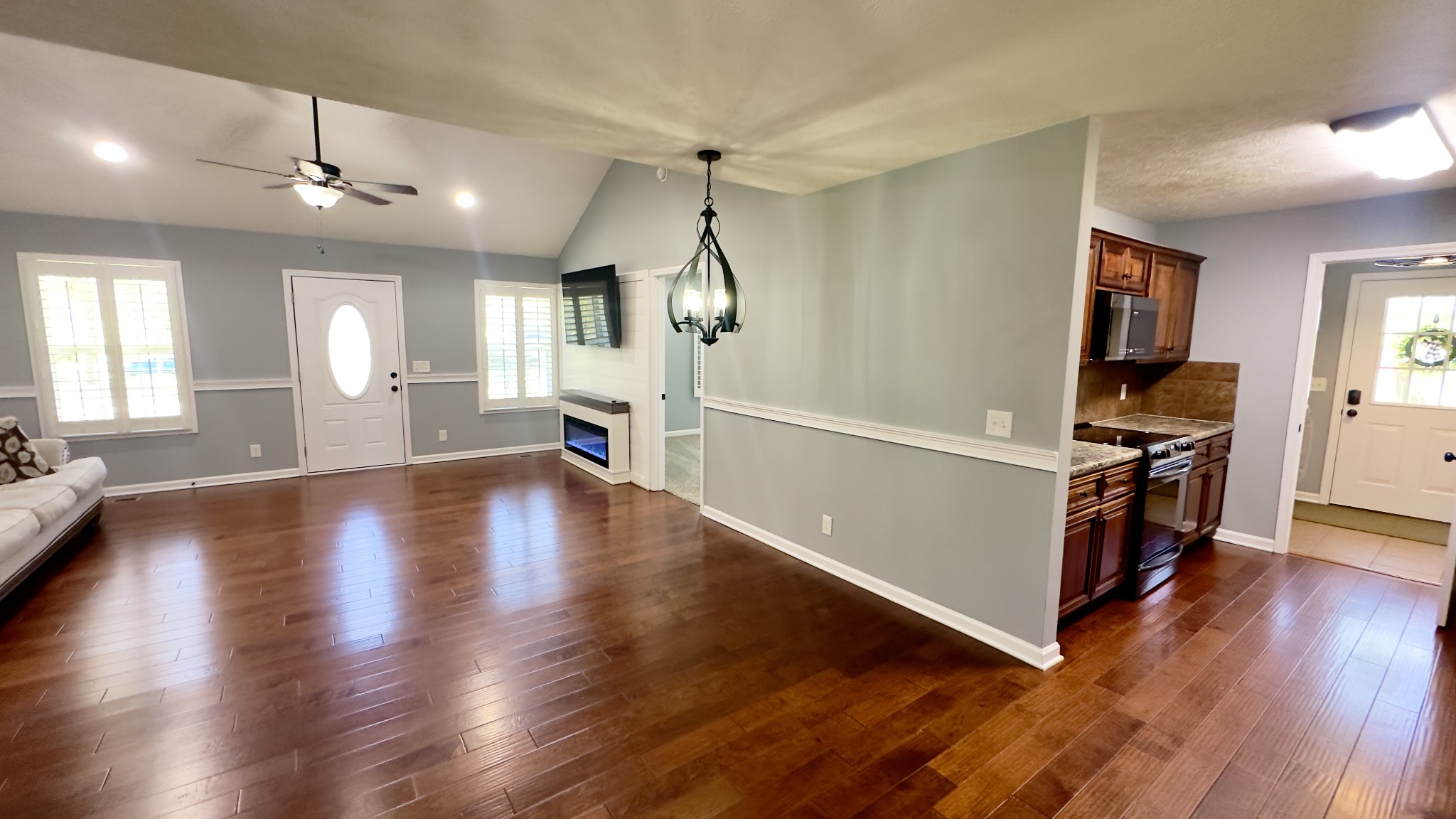 367 Stillwood Dr