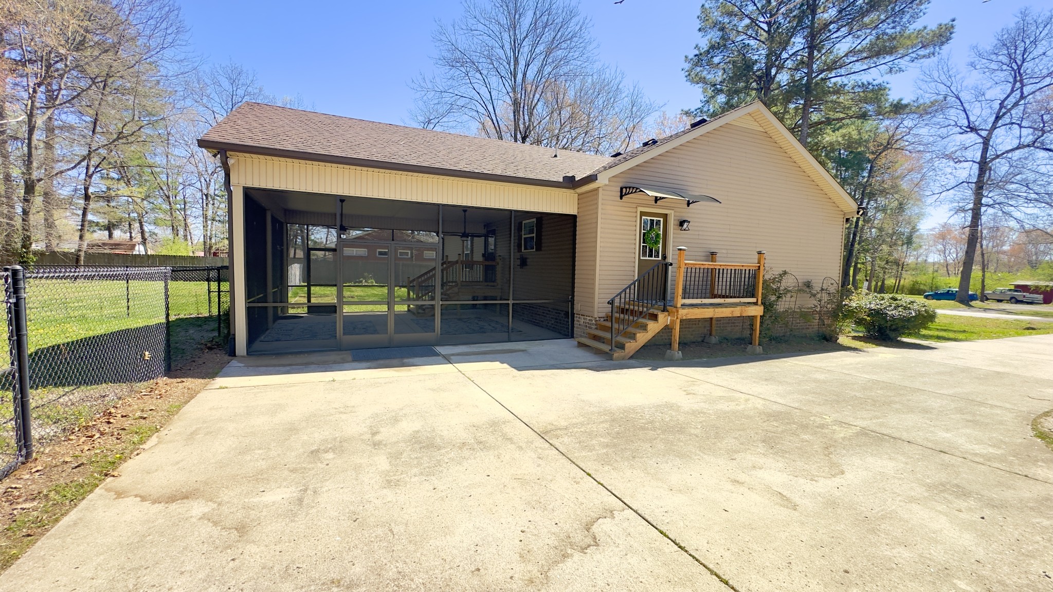 367 Stillwood Dr
