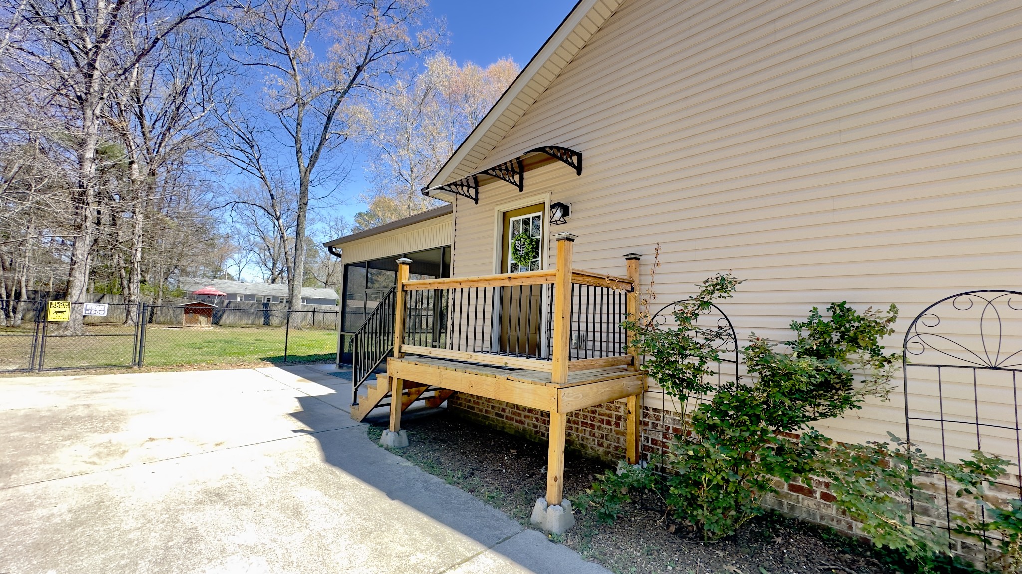 367 Stillwood Dr