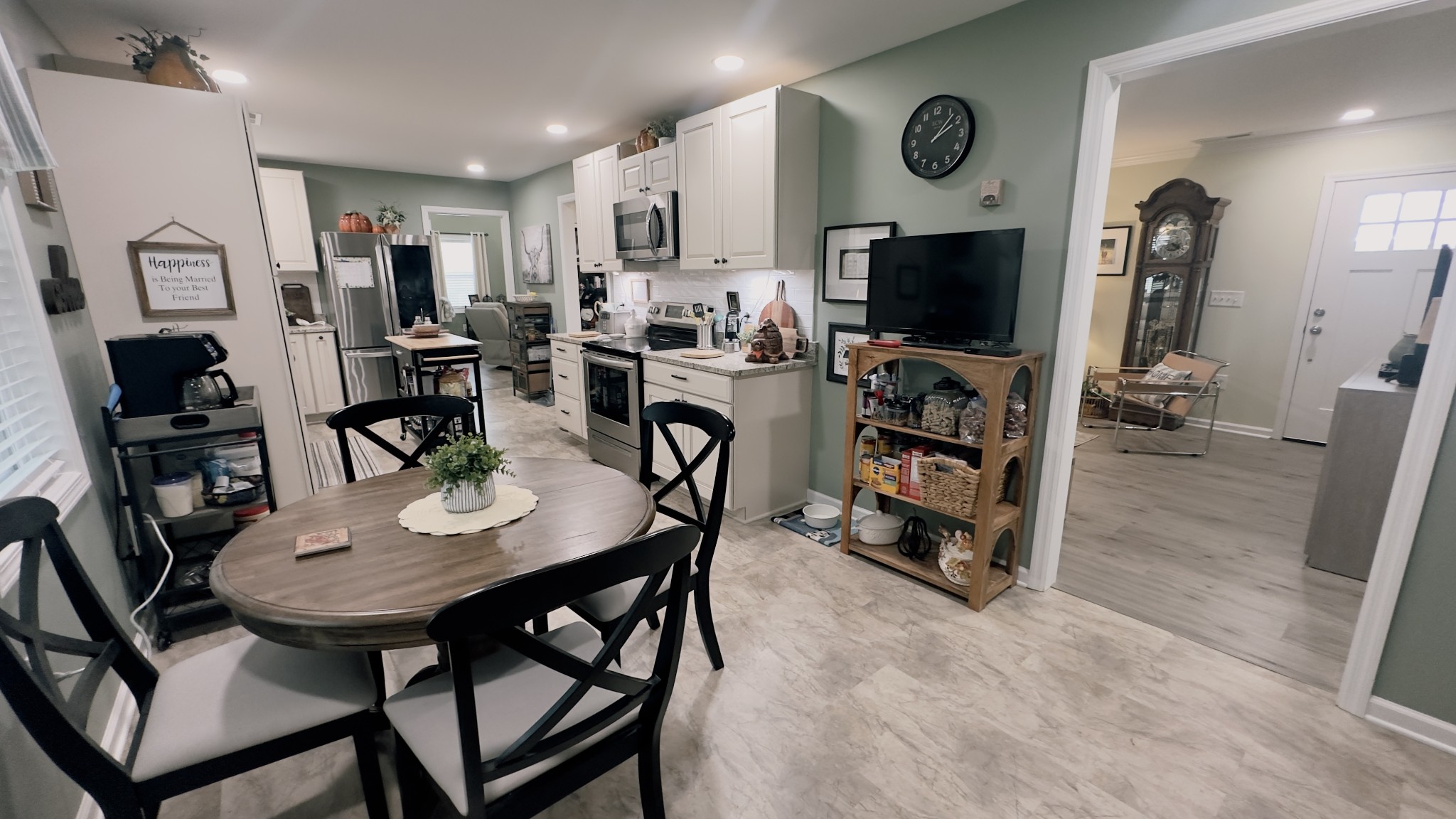 221 Jackson Cir