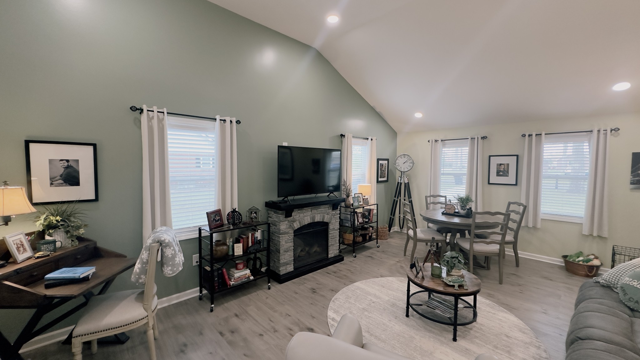 221 Jackson Cir