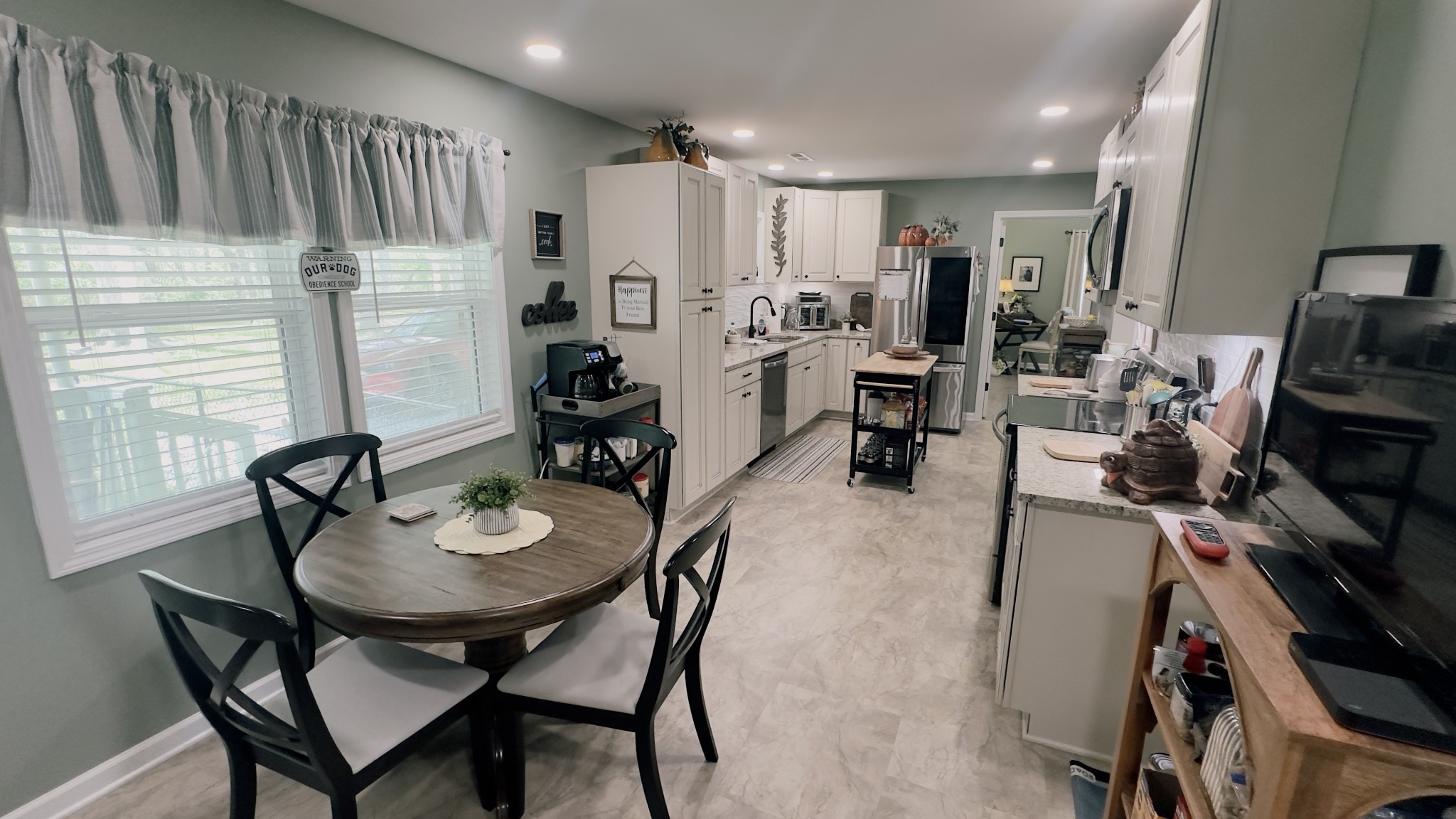221 Jackson Cir