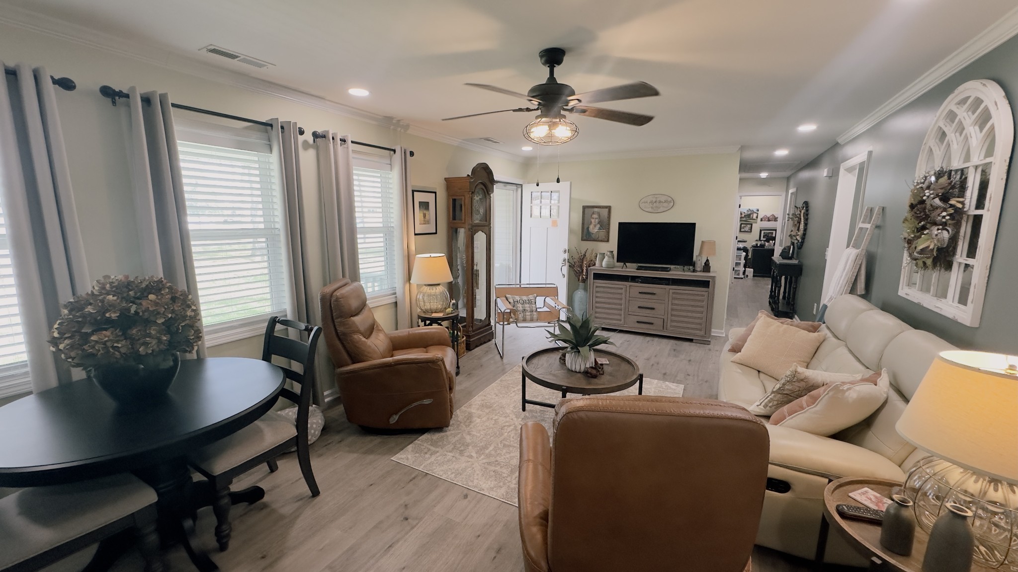 221 Jackson Cir