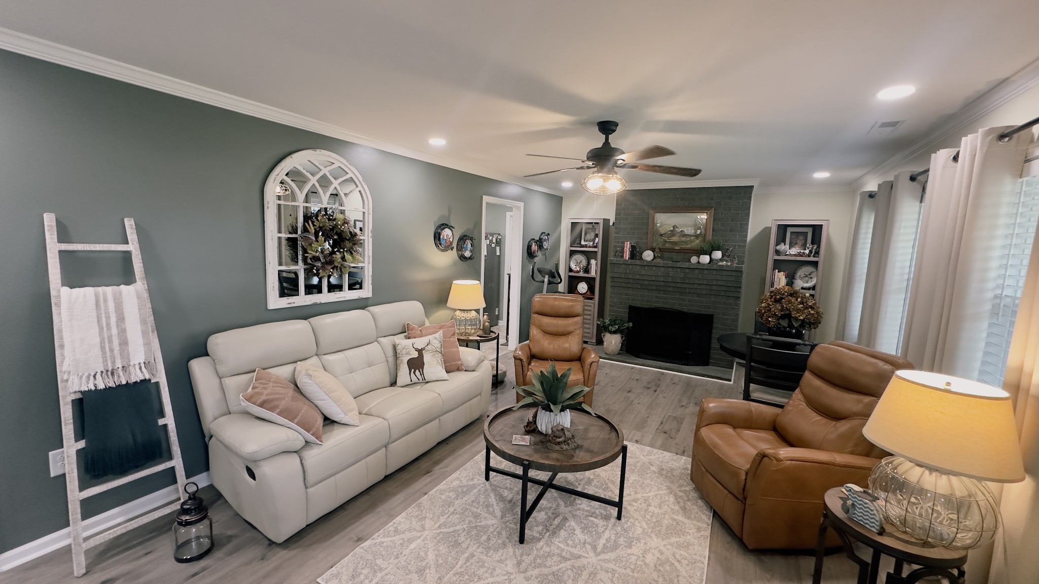 221 Jackson Cir