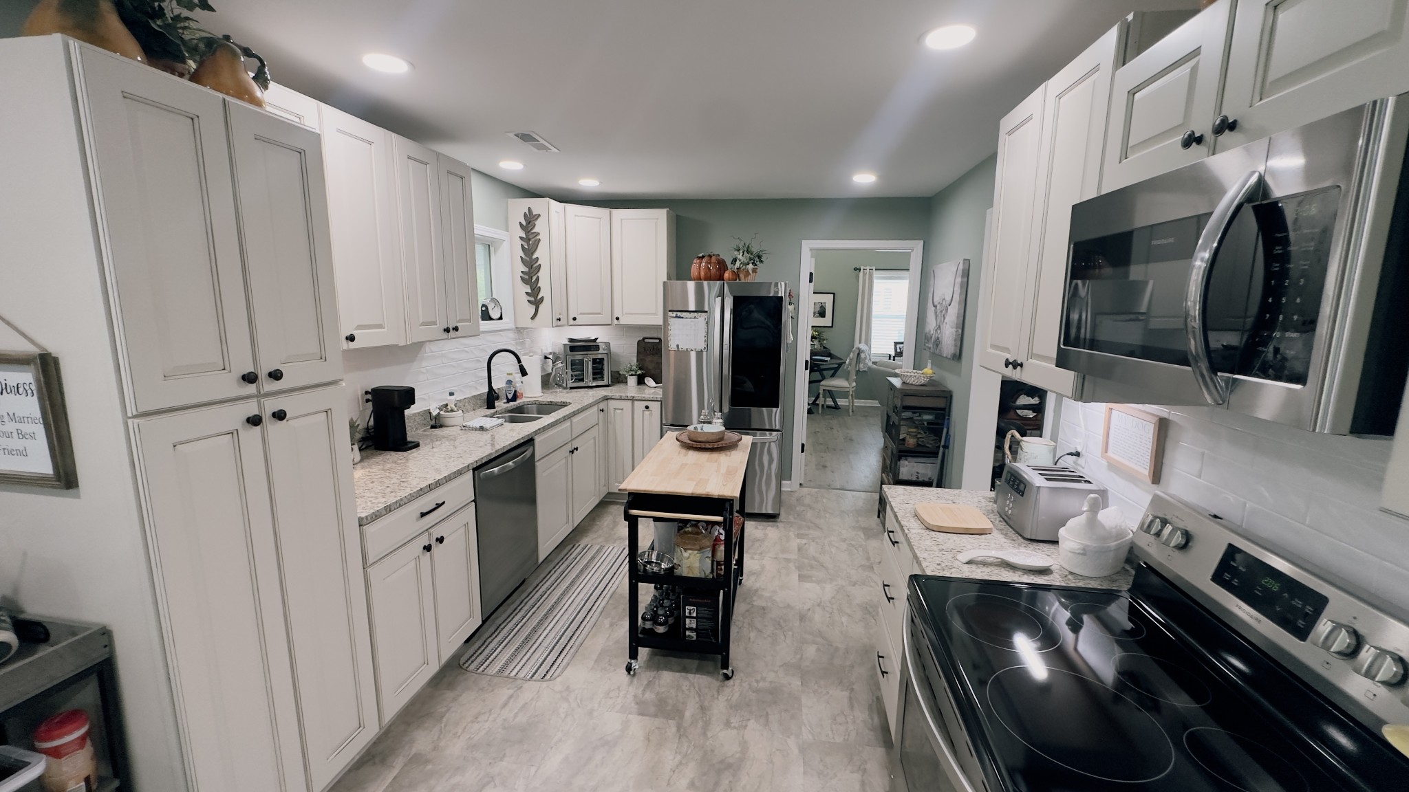 221 Jackson Cir