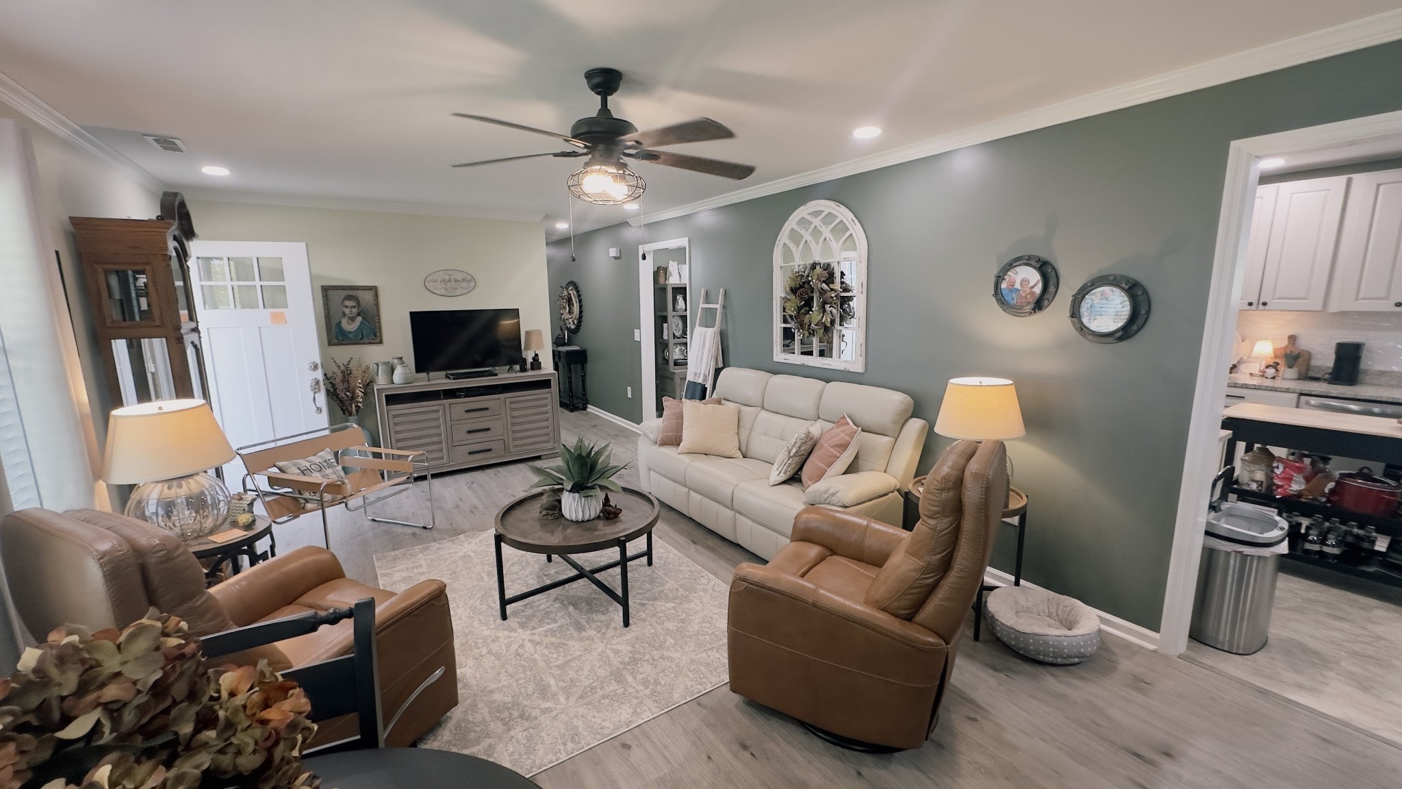 221 Jackson Cir
