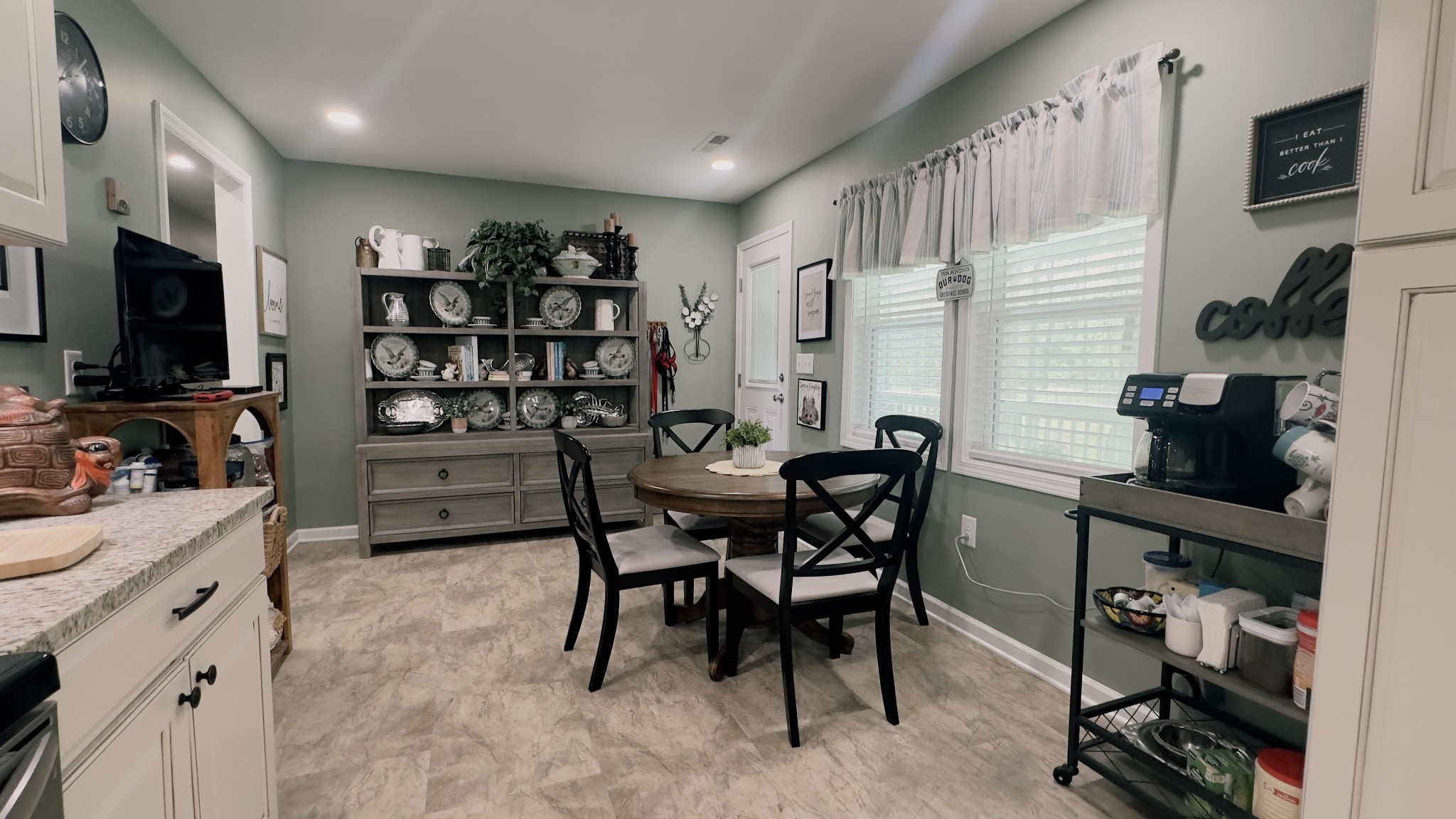 221 Jackson Cir