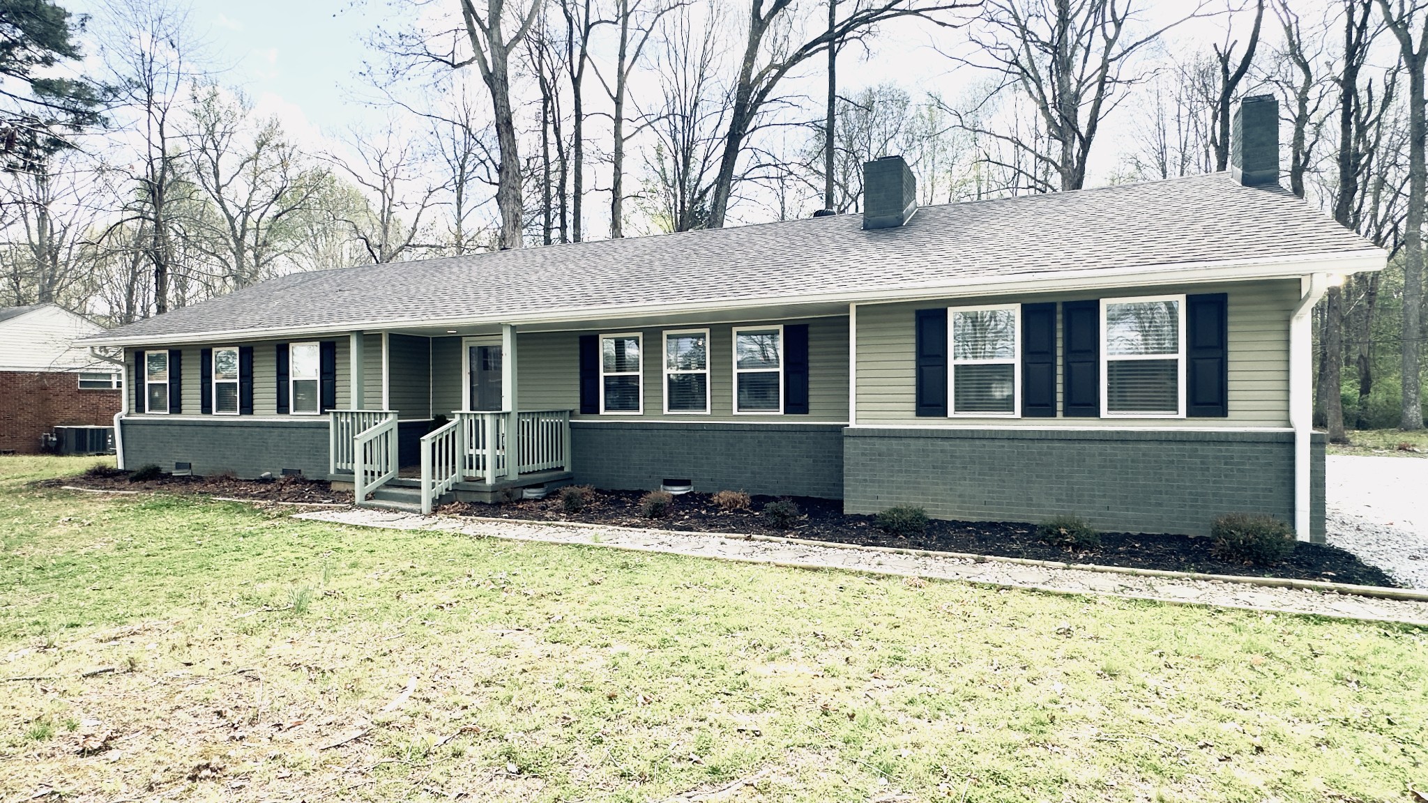 221 Jackson Cir