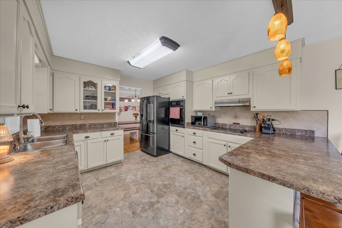 105 Inglewood Dr