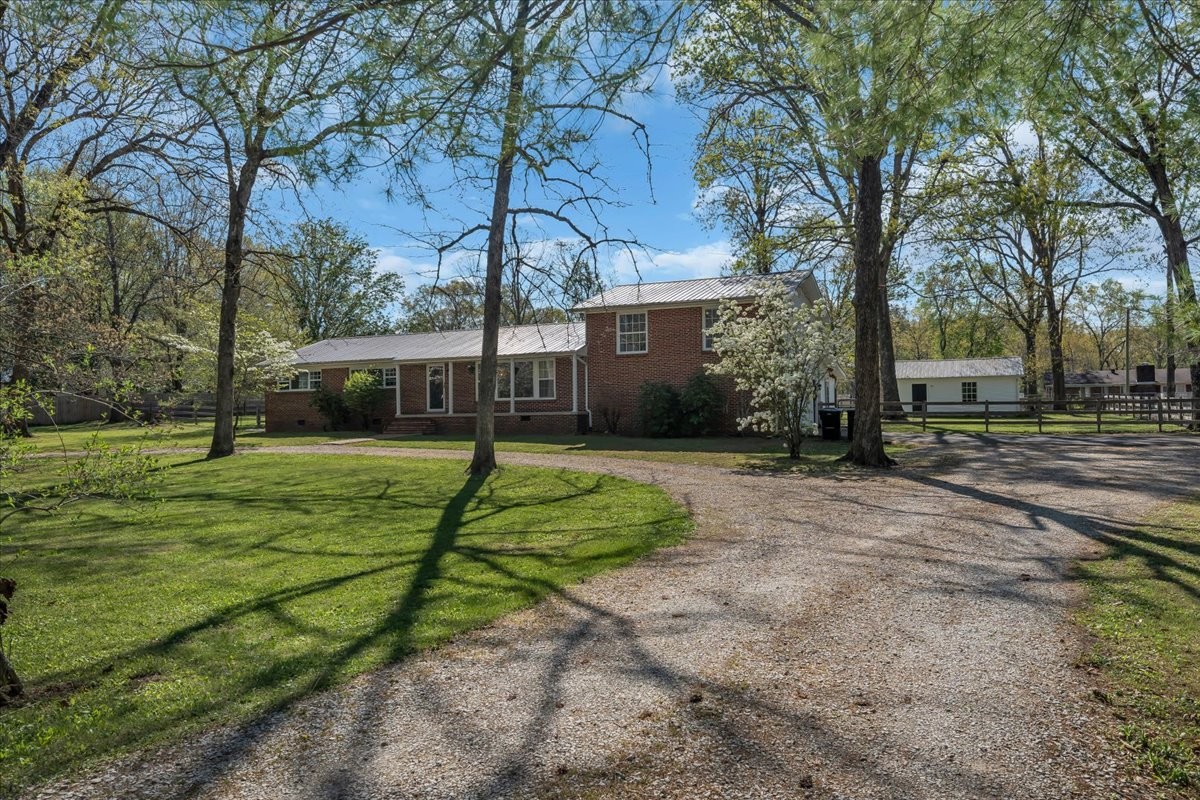 105 Inglewood Dr