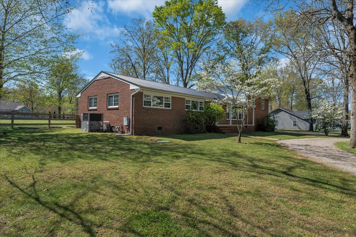 105 Inglewood Dr