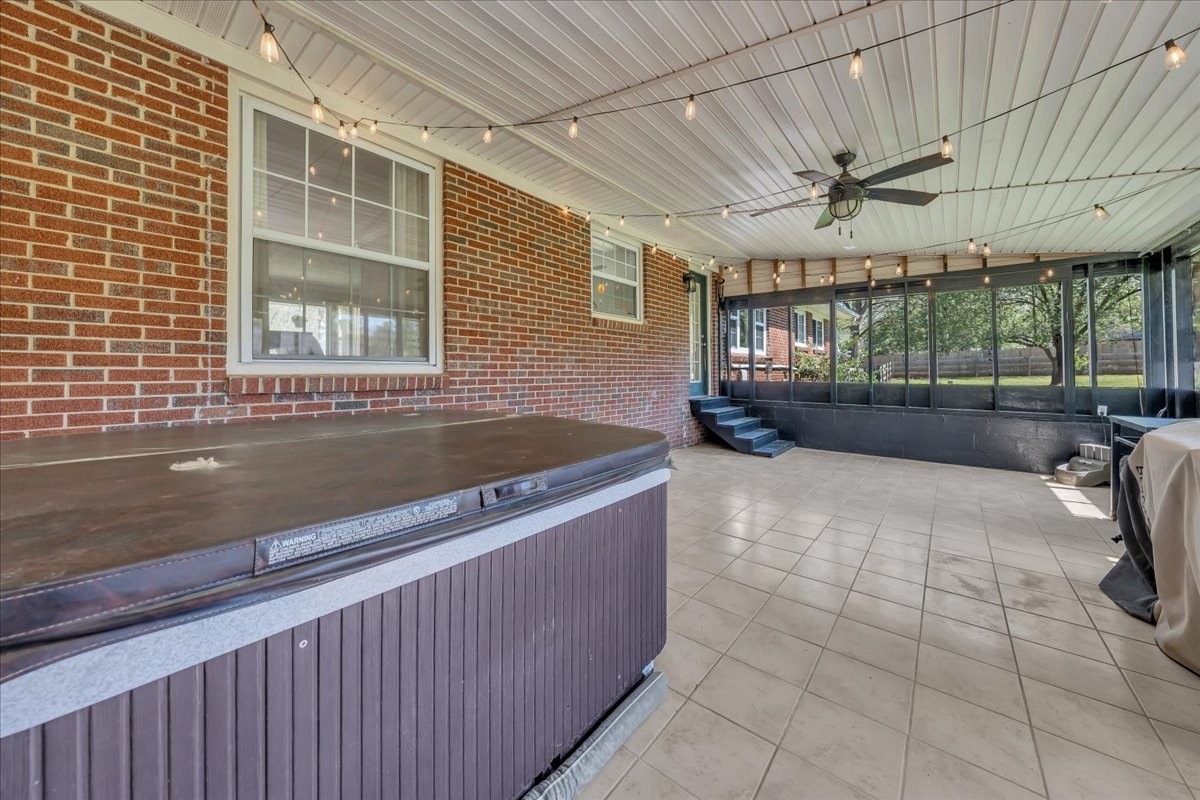 105 Inglewood Dr