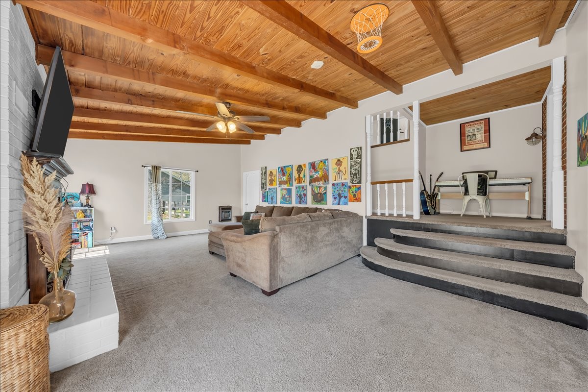 105 Inglewood Dr