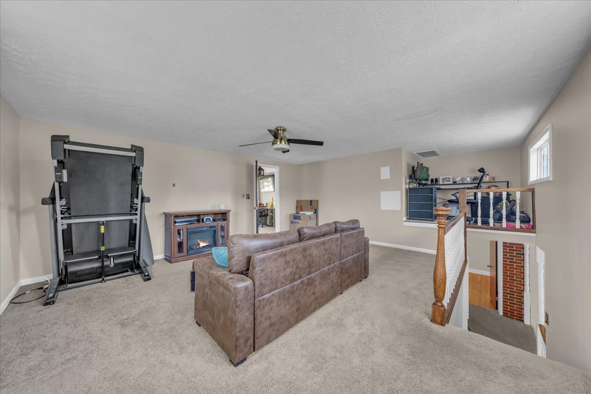 105 Inglewood Dr