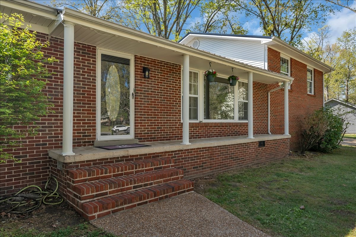 105 Inglewood Dr
