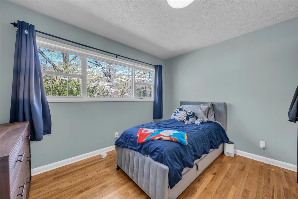 105 Inglewood Dr