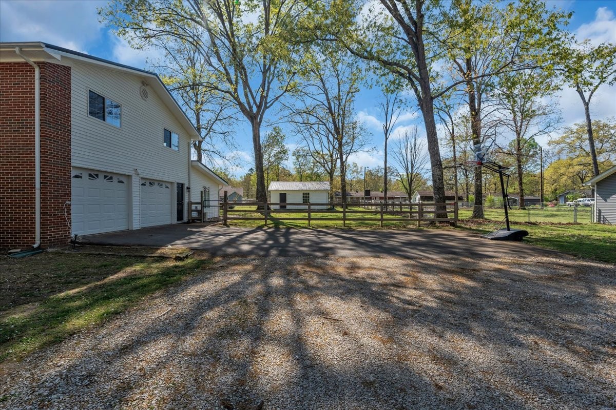 105 Inglewood Dr