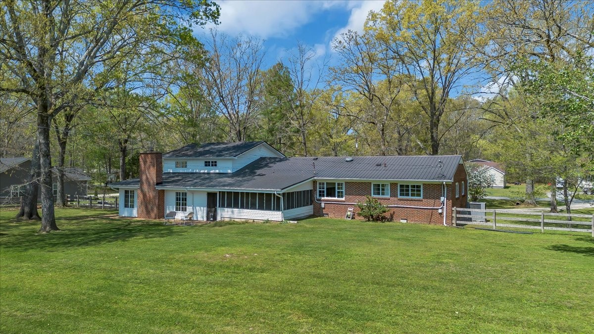 105 Inglewood Dr