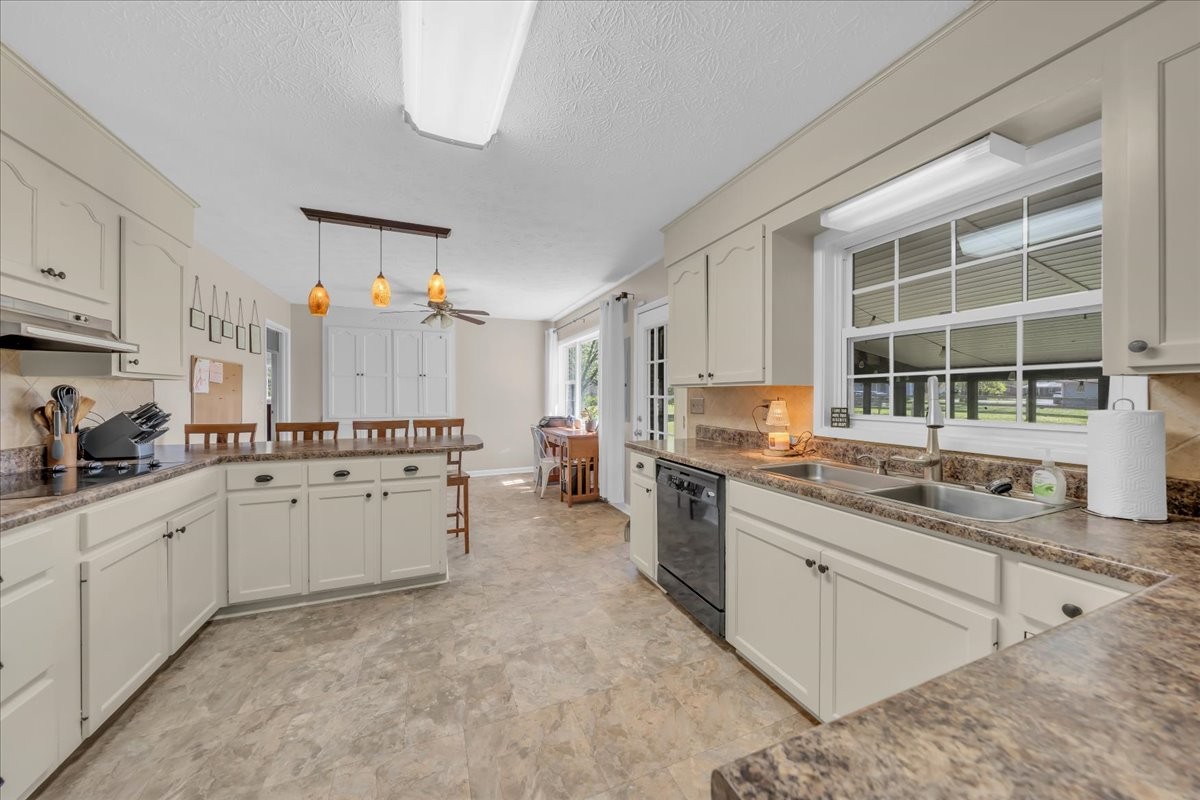 105 Inglewood Dr