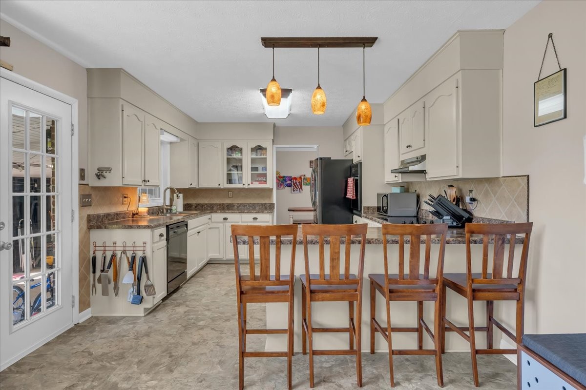 105 Inglewood Dr