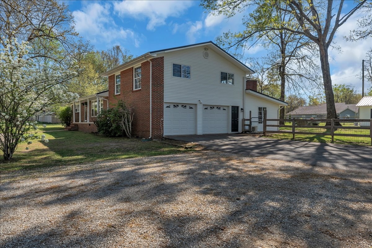 105 Inglewood Dr