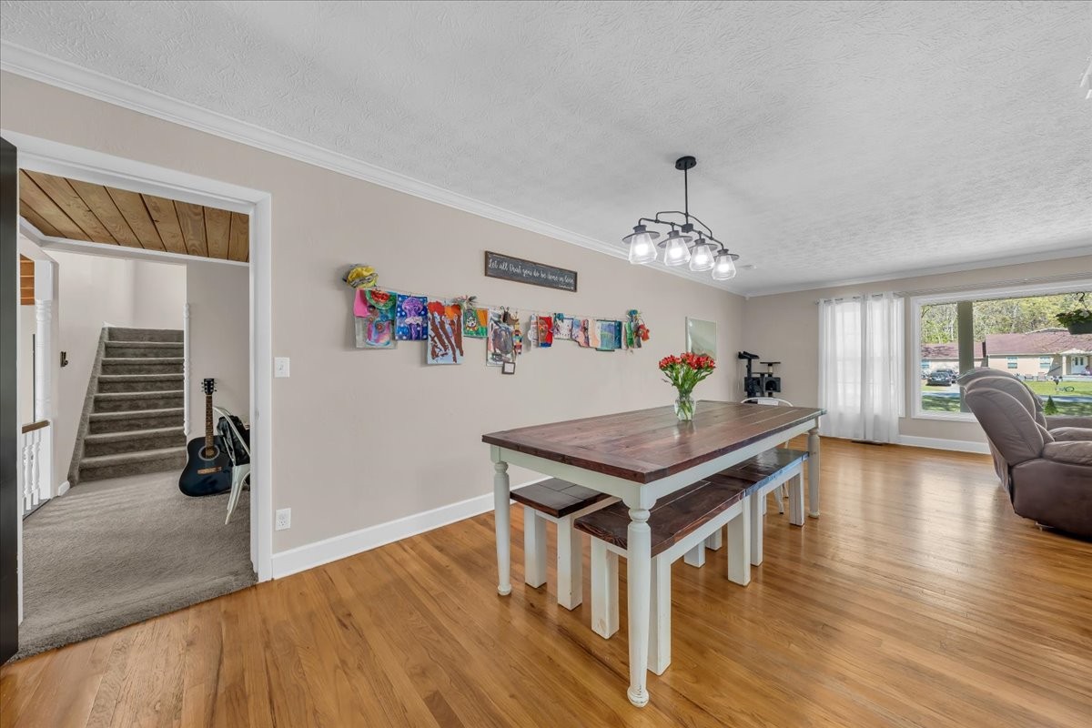 105 Inglewood Dr