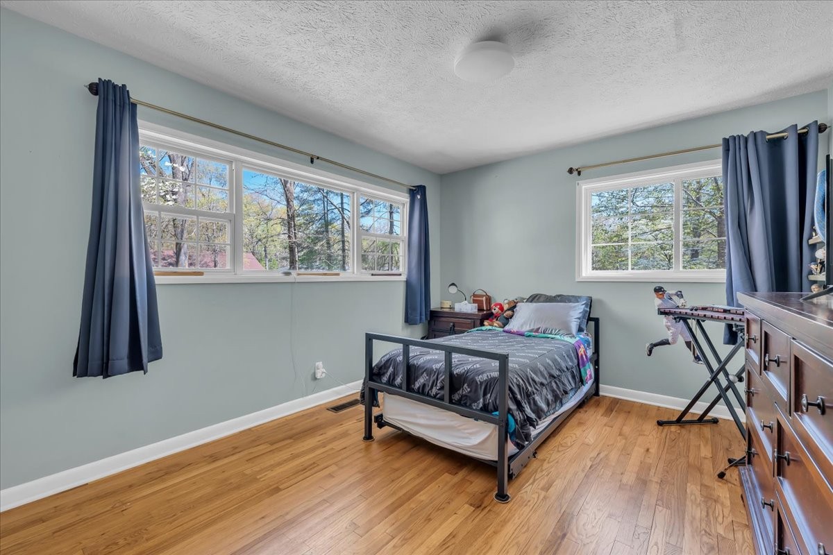 105 Inglewood Dr