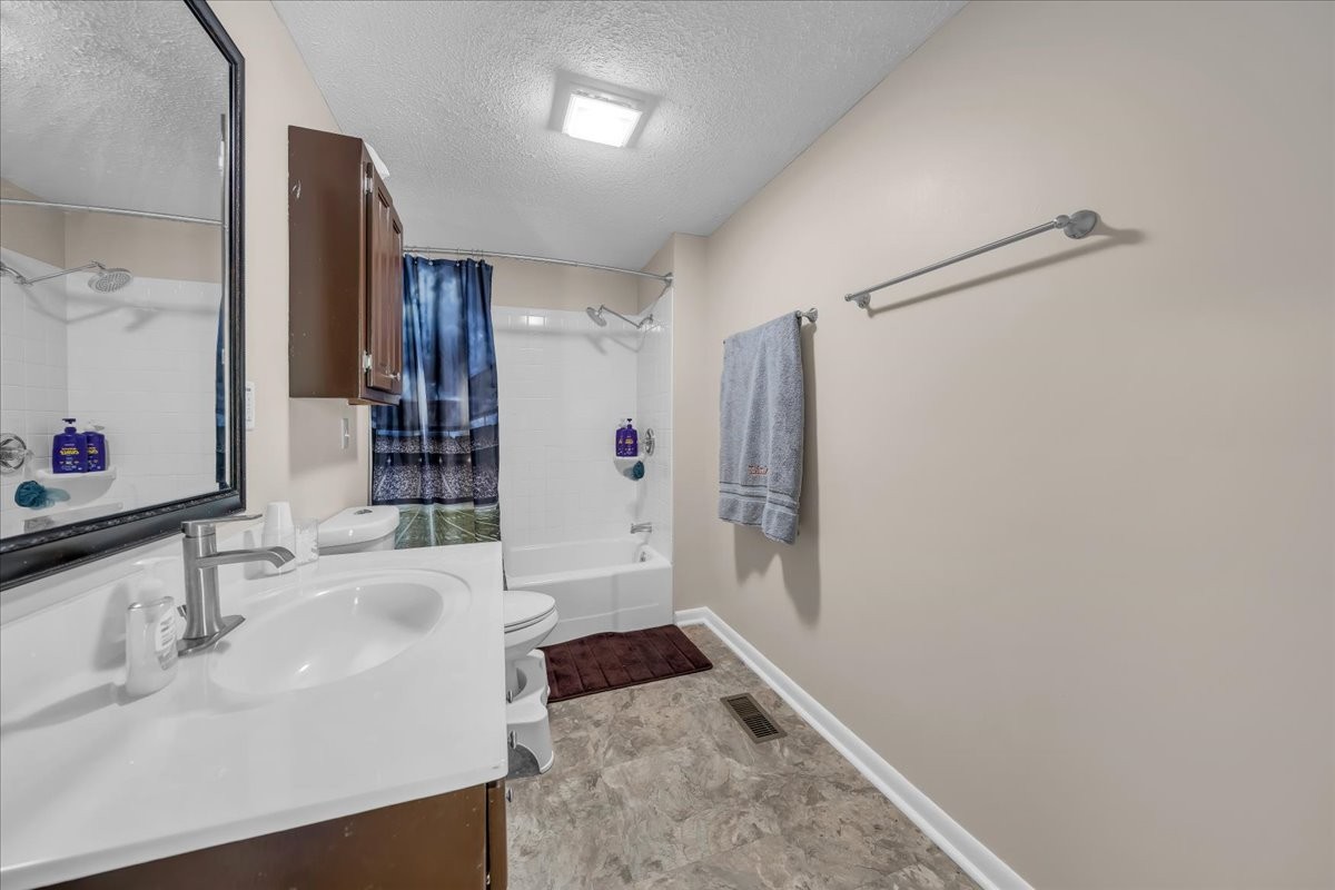 105 Inglewood Dr
