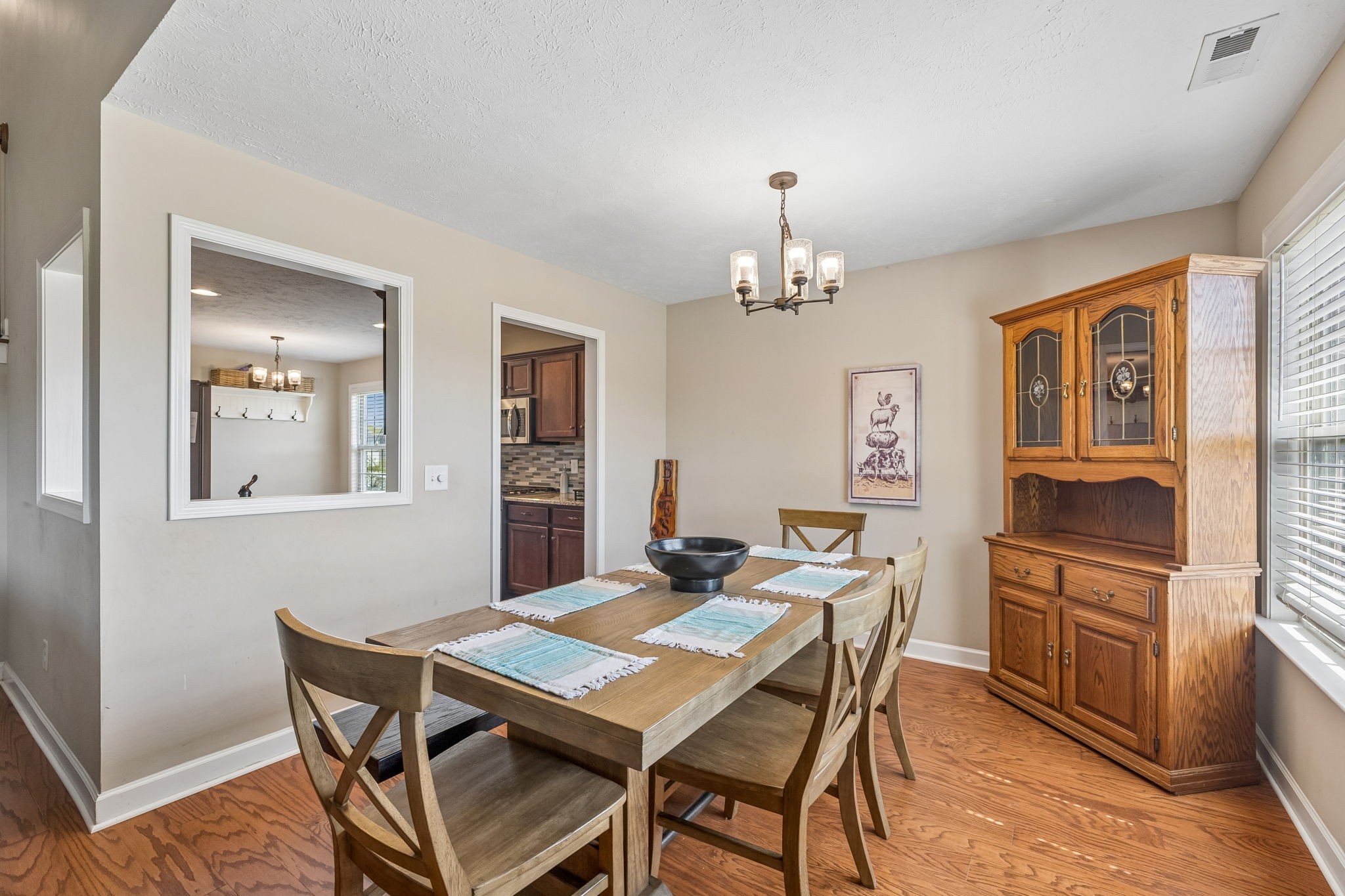 2928 Ronstadt Dr
